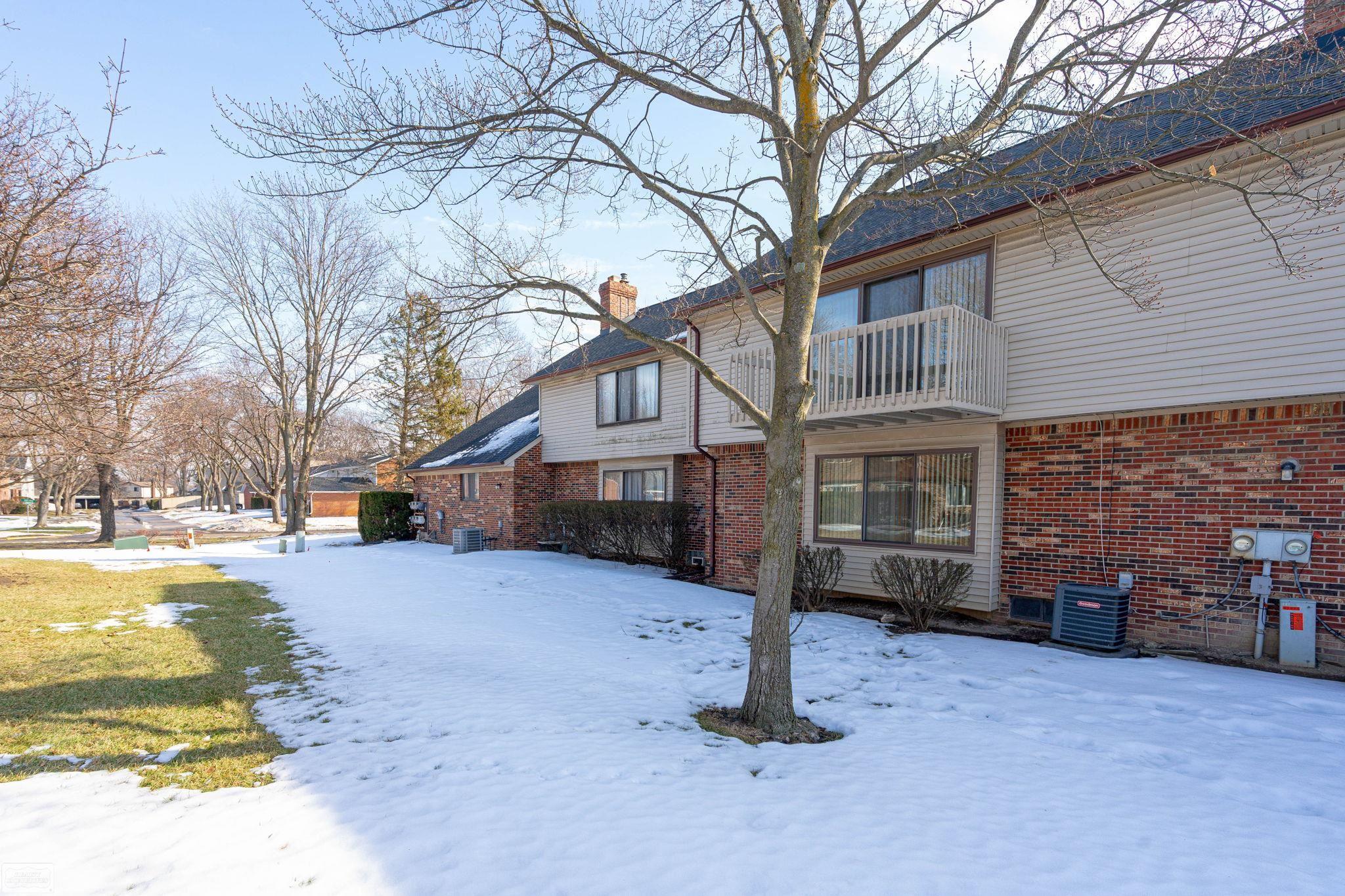 42699 Jonathan Place, Clinton Township, MI, 48038