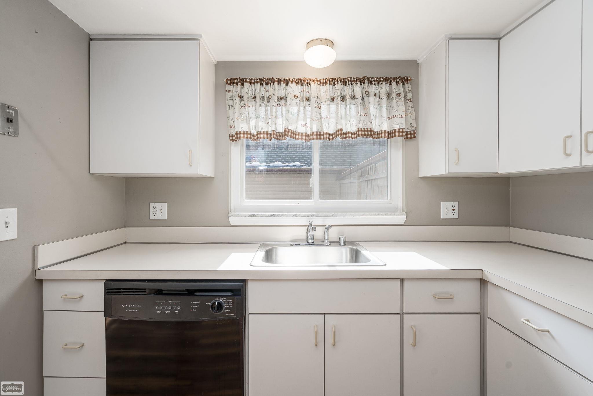 42699 Jonathan Place, Clinton Township, MI, 48038