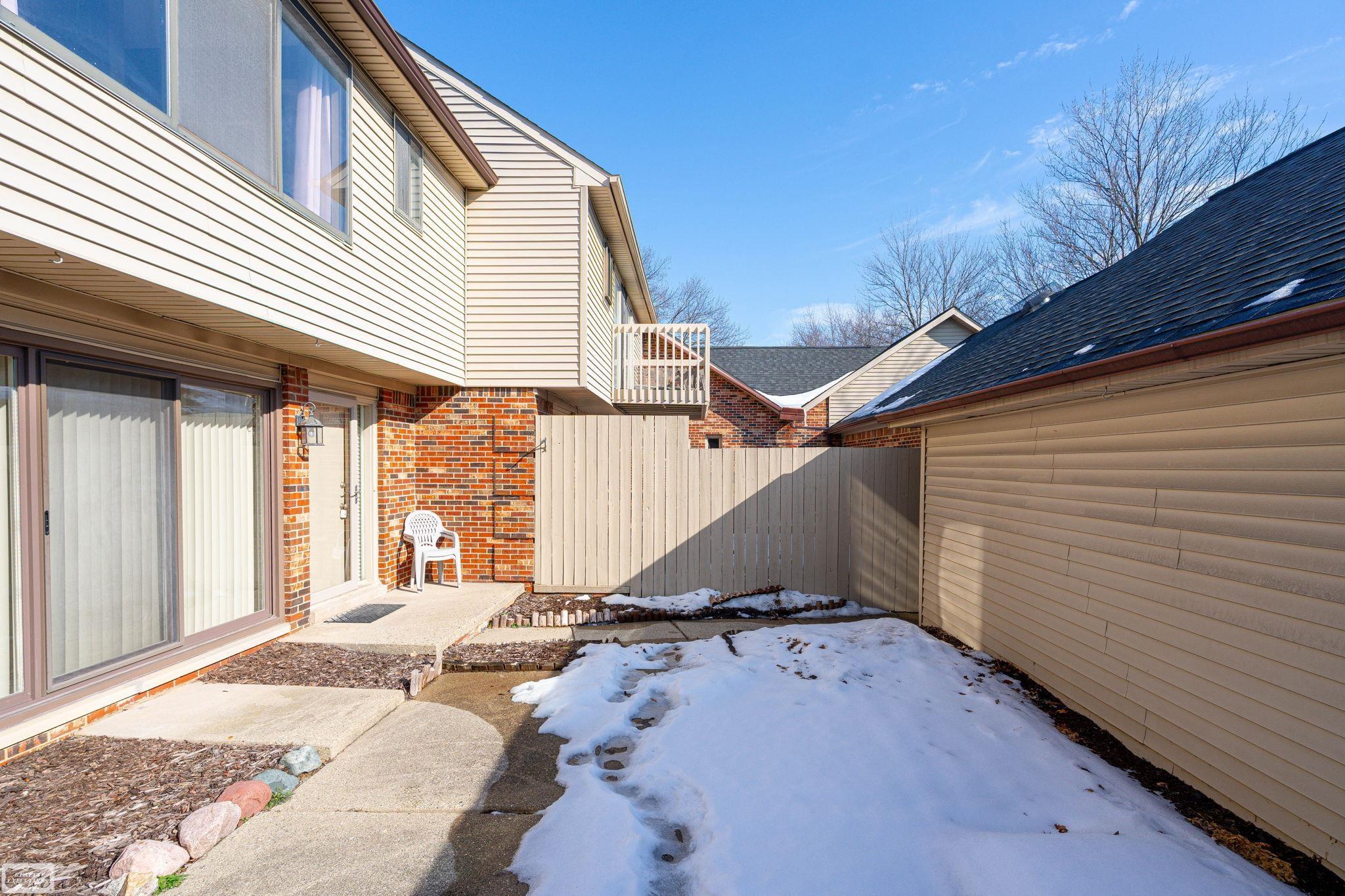 42699 Jonathan Place, Clinton Township, MI, 48038