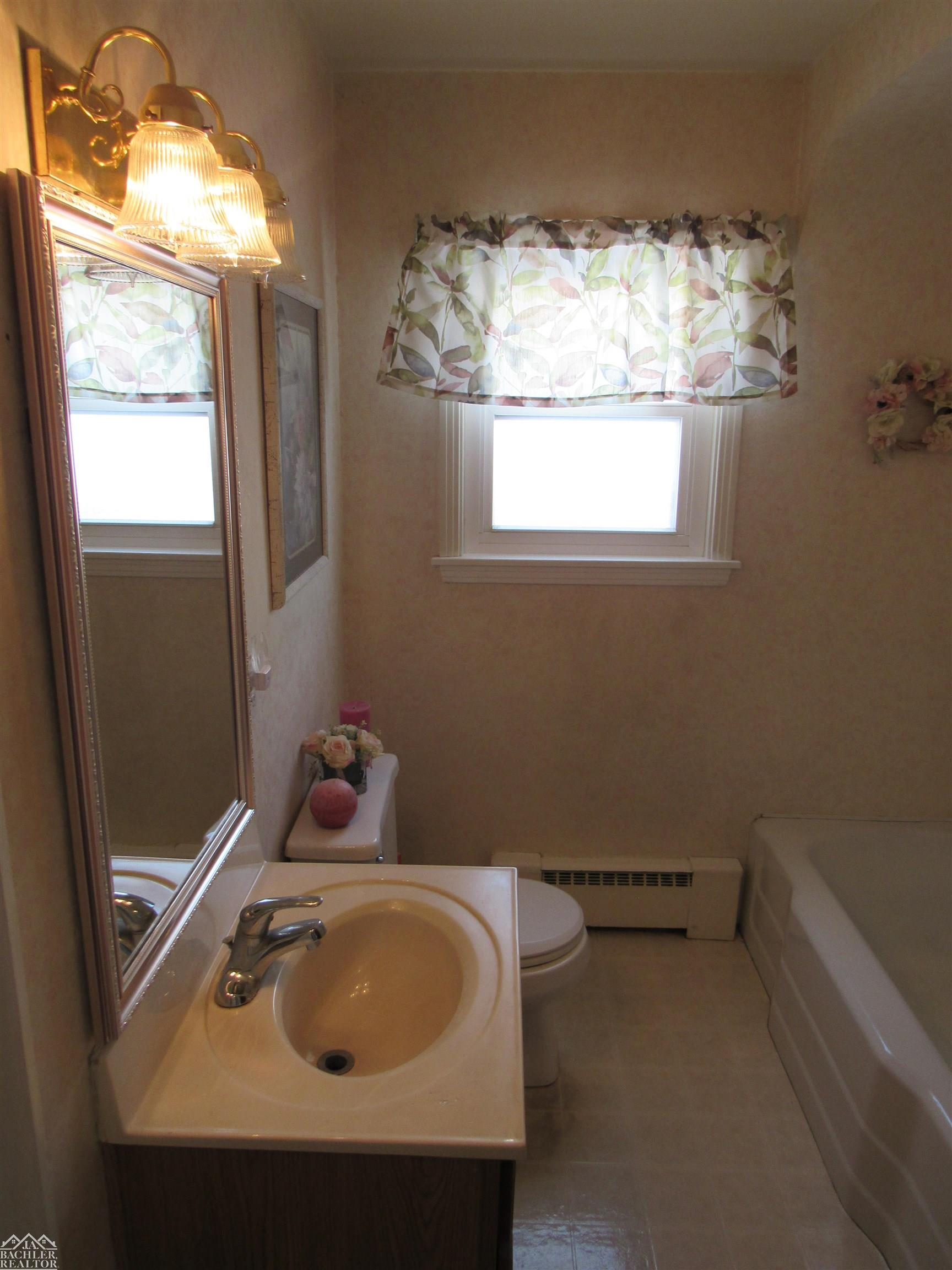 Saint Clair, MI, 48079