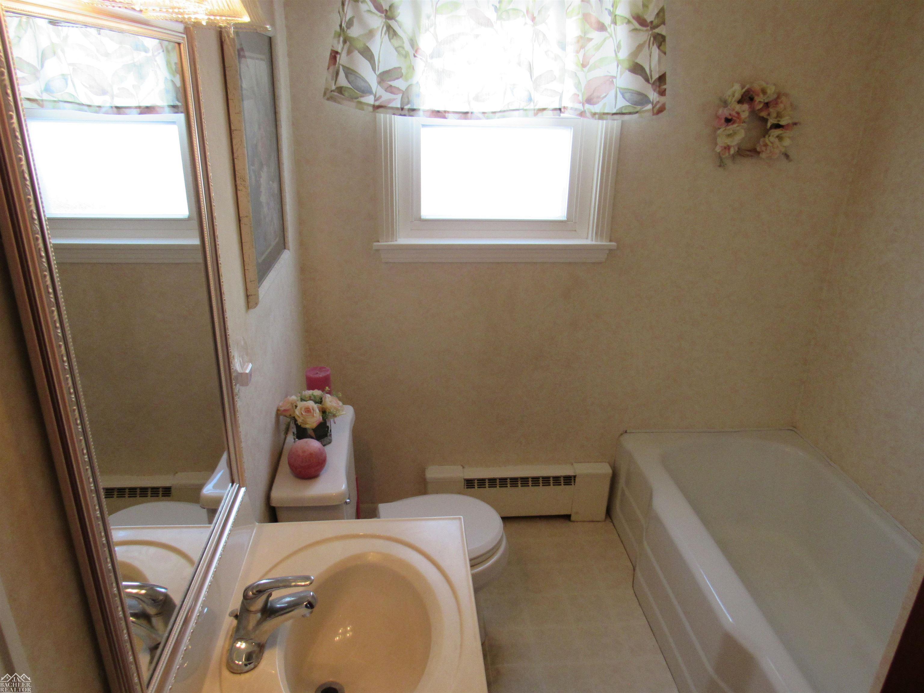 Saint Clair, MI, 48079