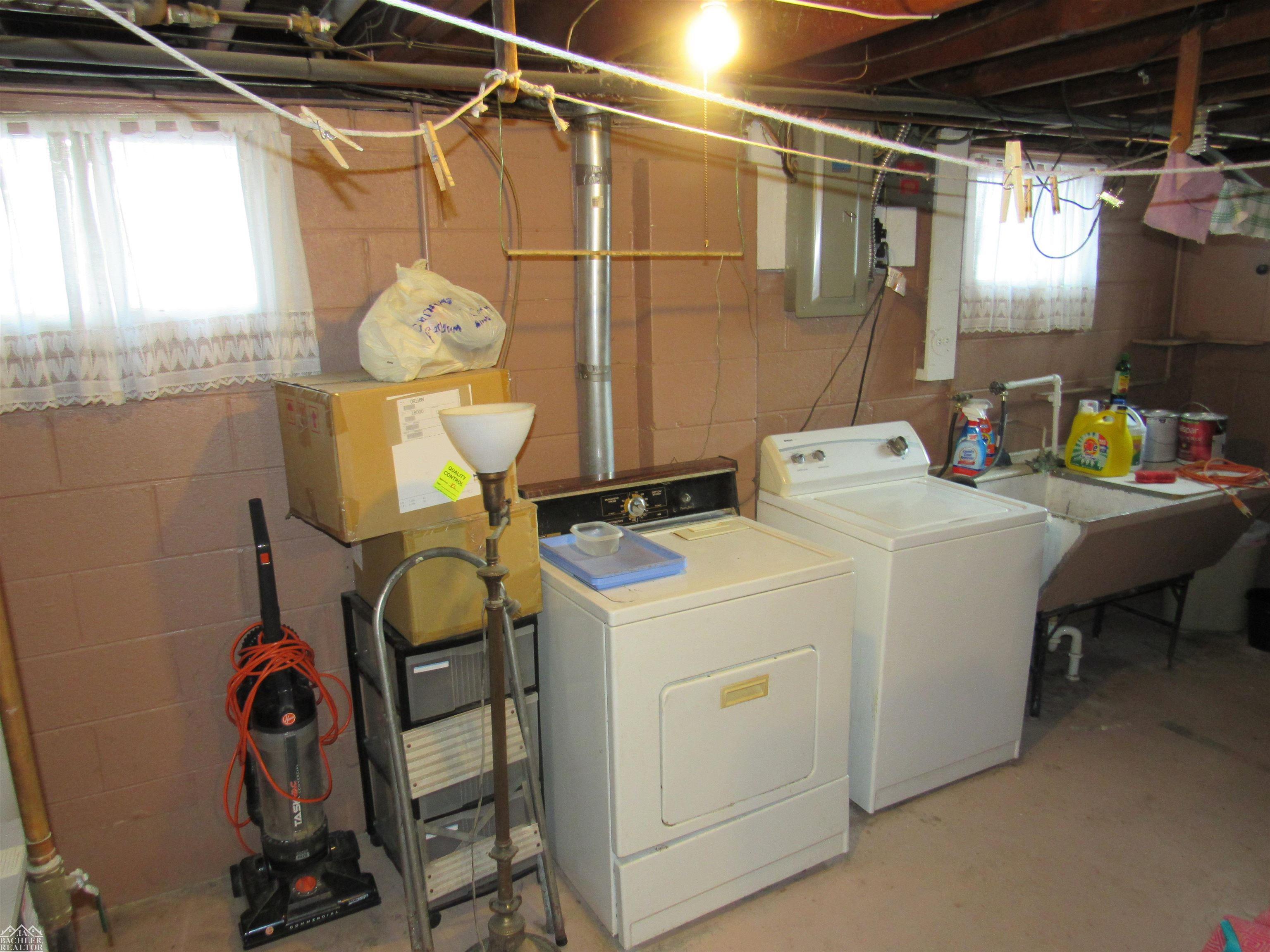 Saint Clair, MI, 48079