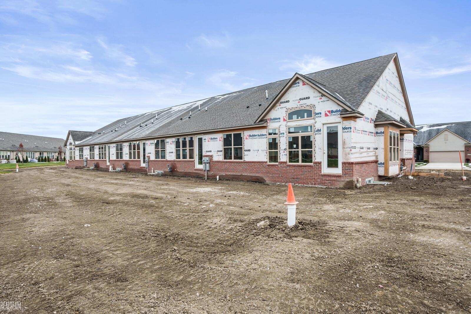 48832 Birmingham Drive, Chesterfield, MI, 48047