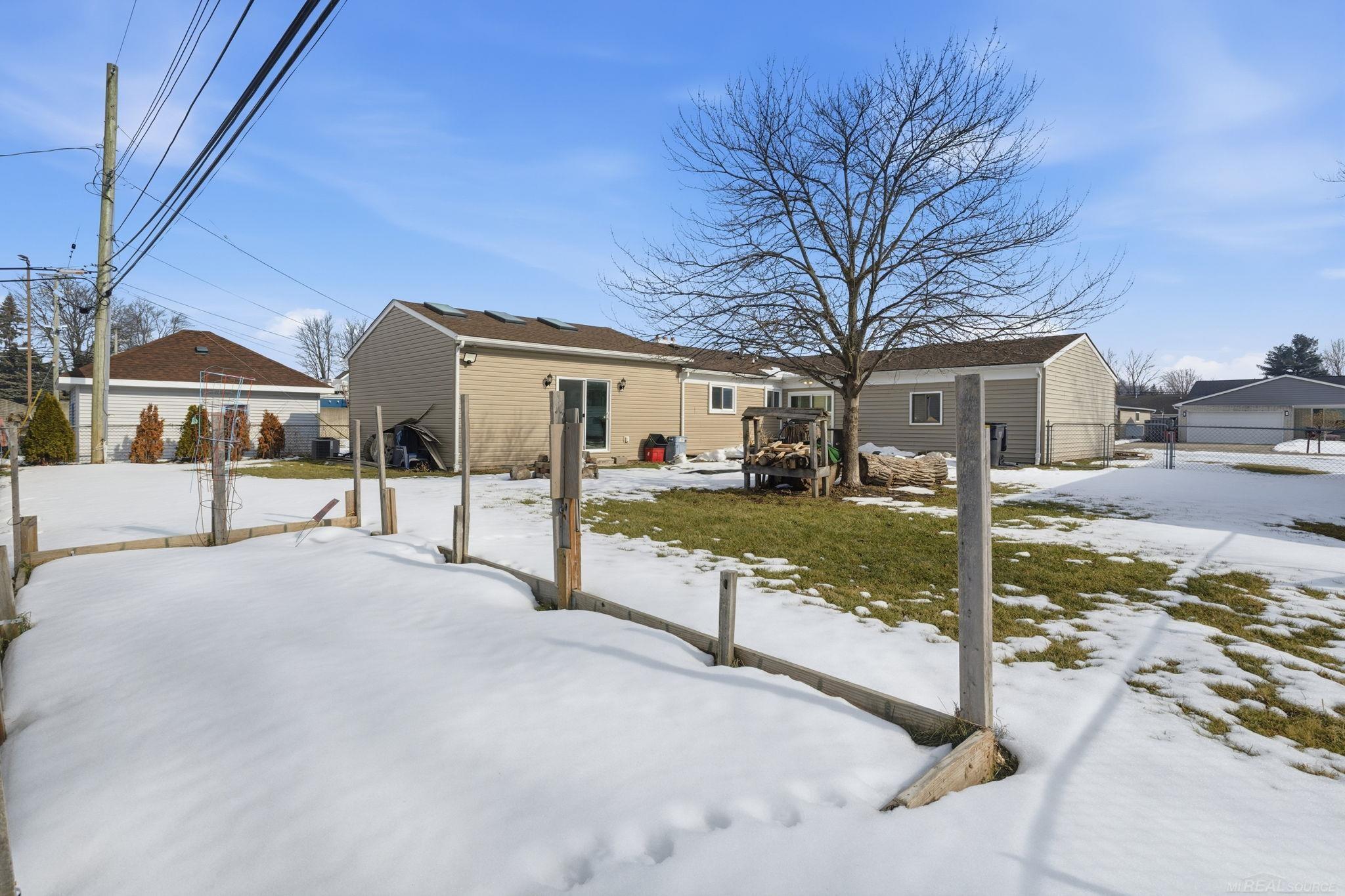 39531 Willmarth Street, Harrison Twp, MI, 48045