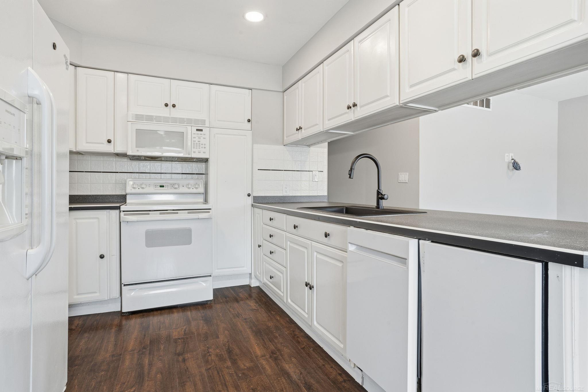 39531 Willmarth Street, Harrison Twp, MI, 48045