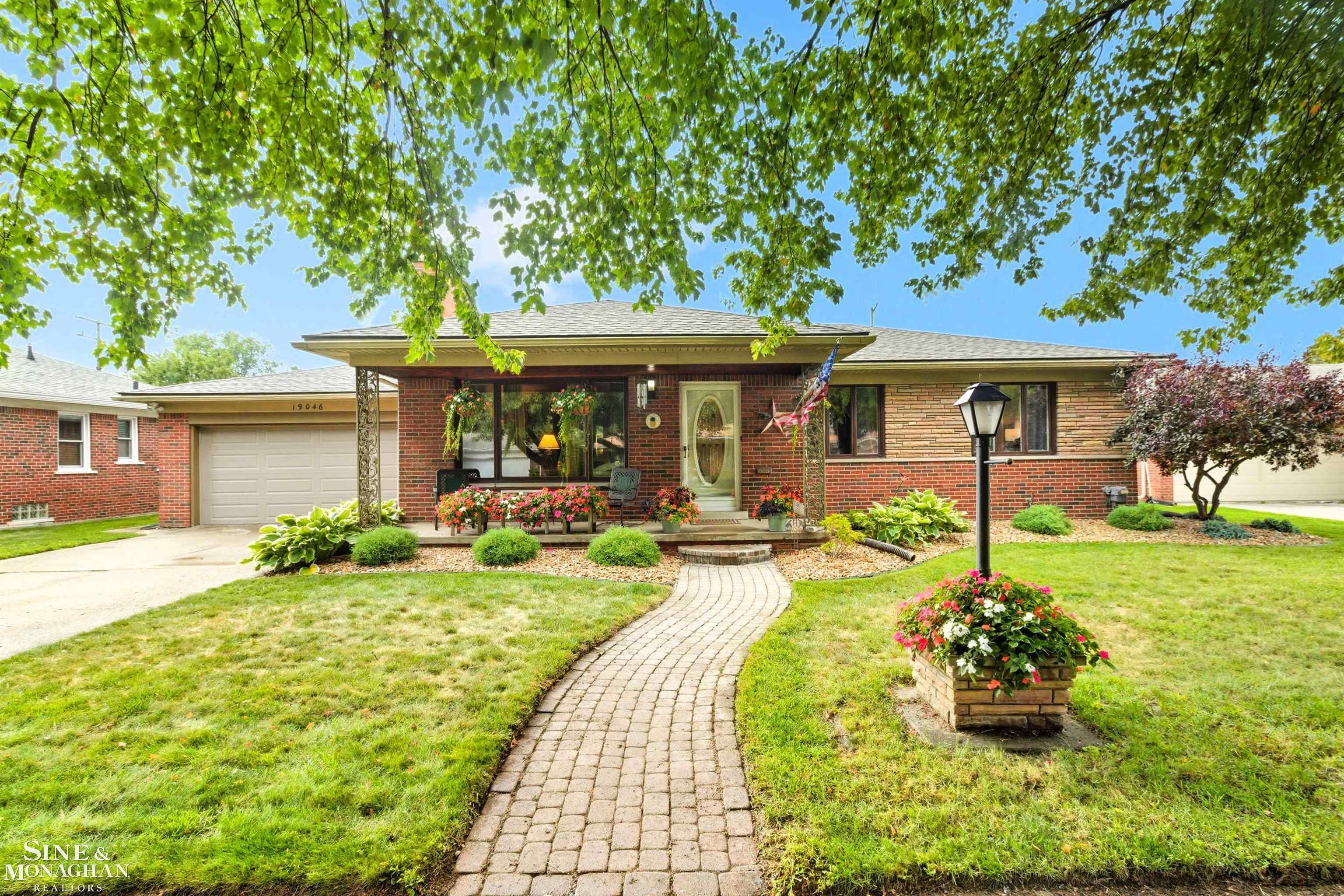 Eastpointe, MI, 48021