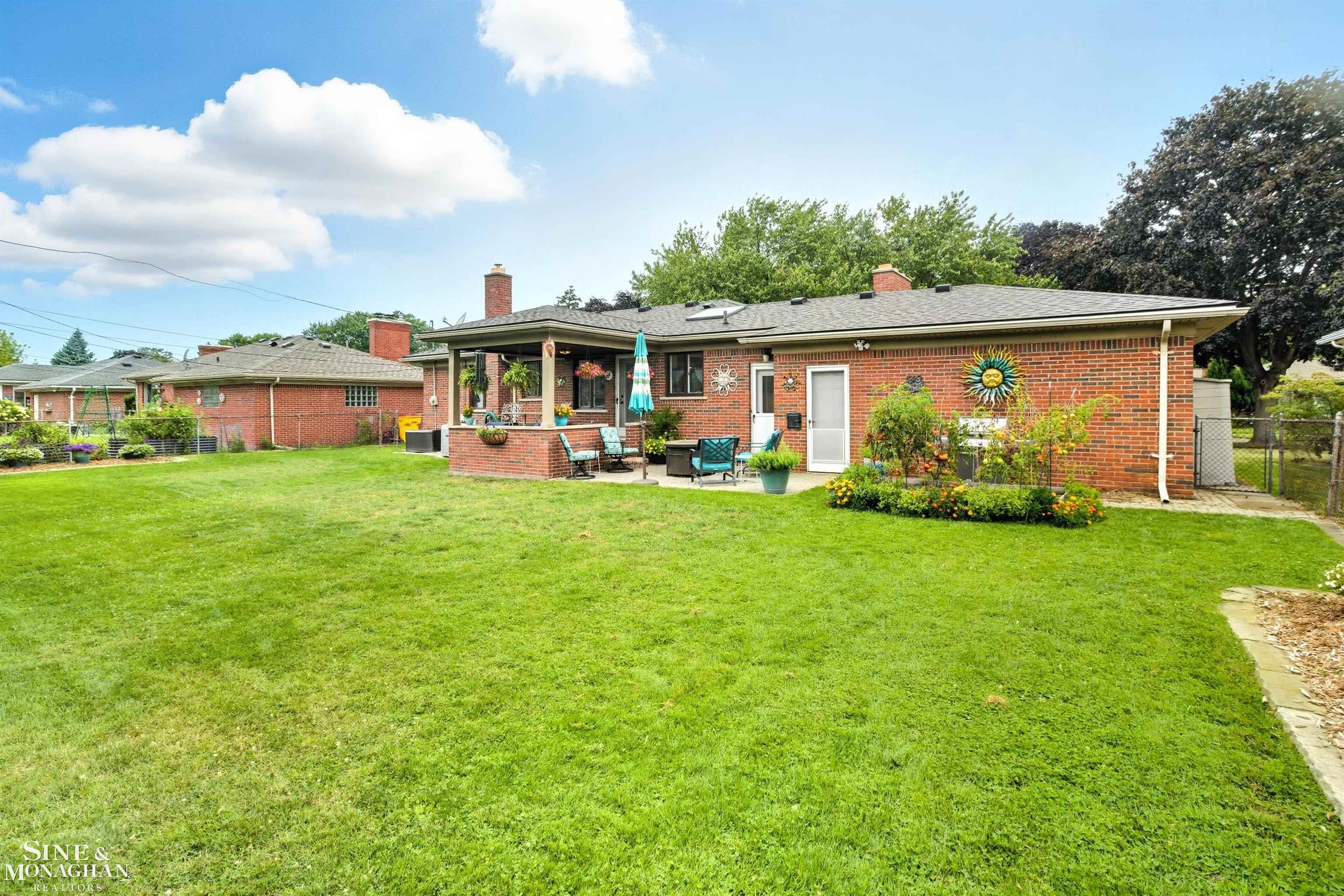 Eastpointe, MI, 48021