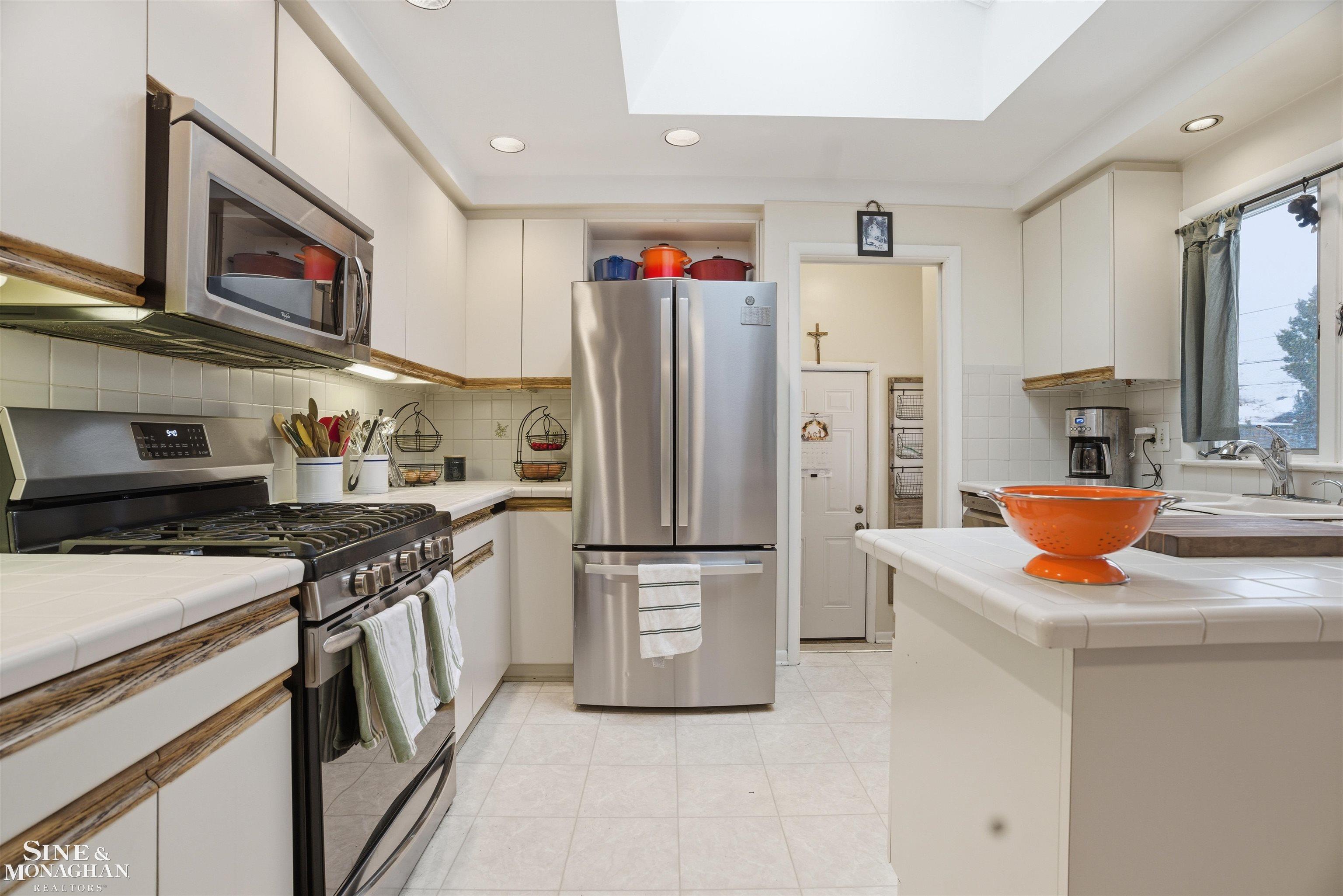 Eastpointe, MI, 48021