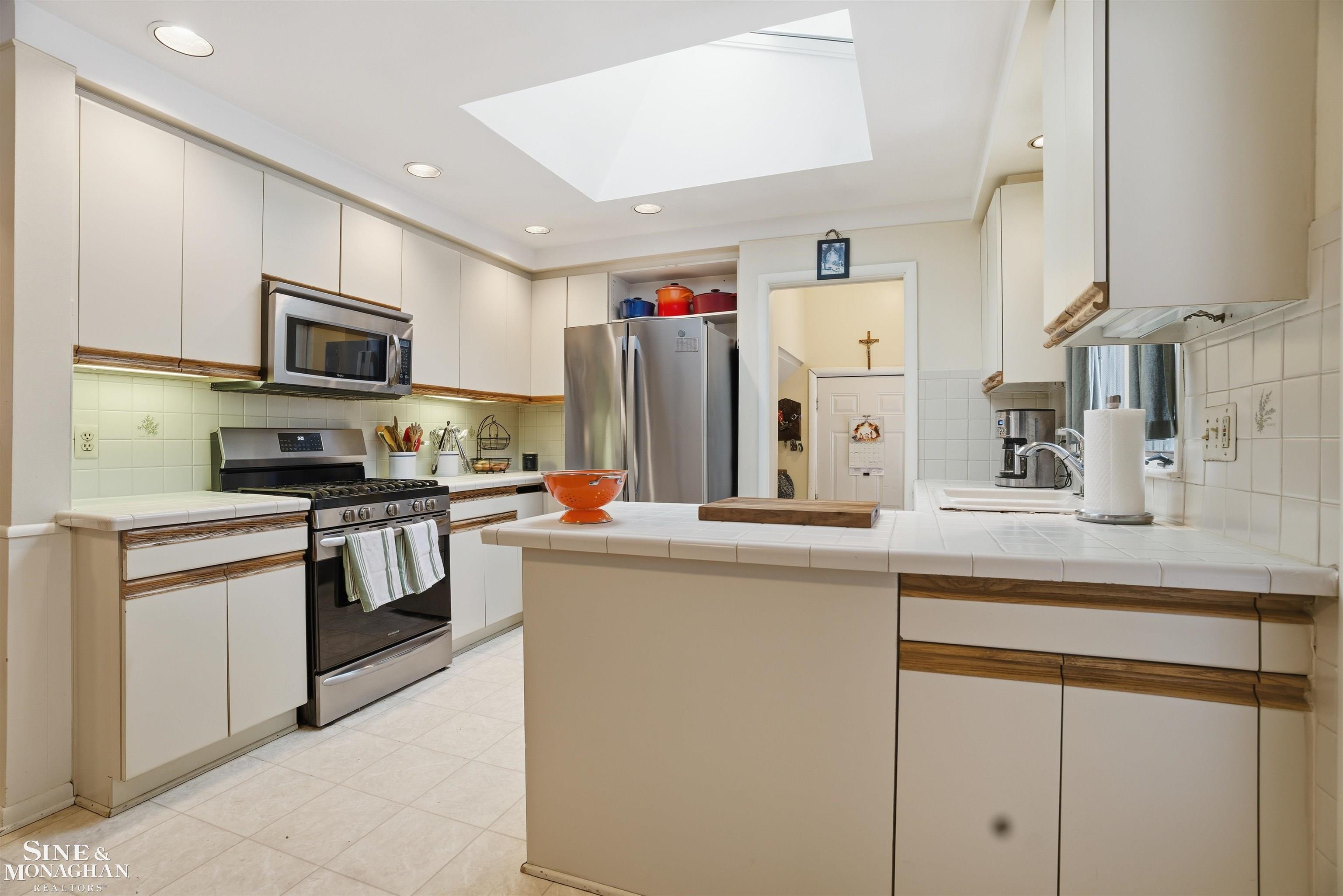 Eastpointe, MI, 48021