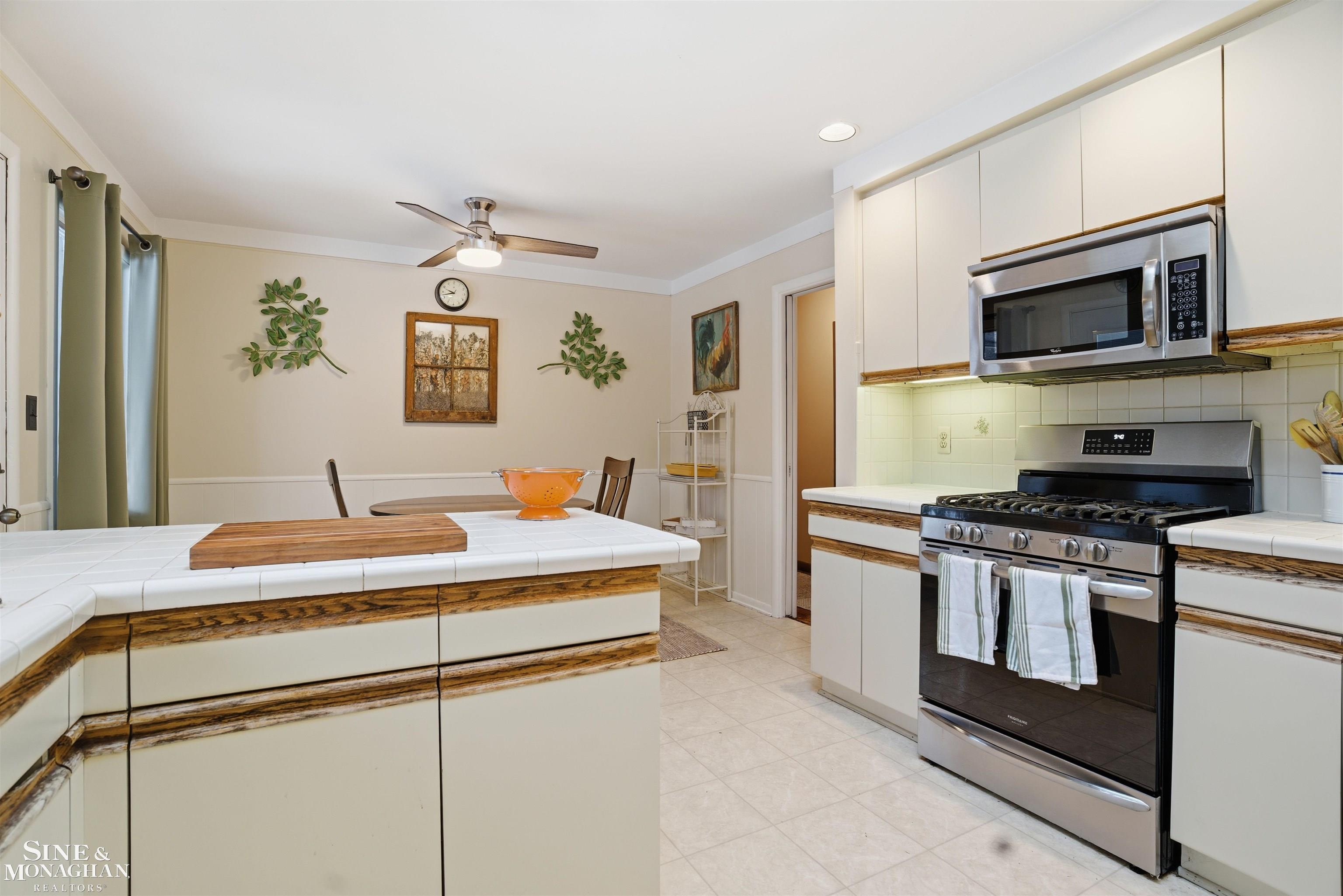 Eastpointe, MI, 48021