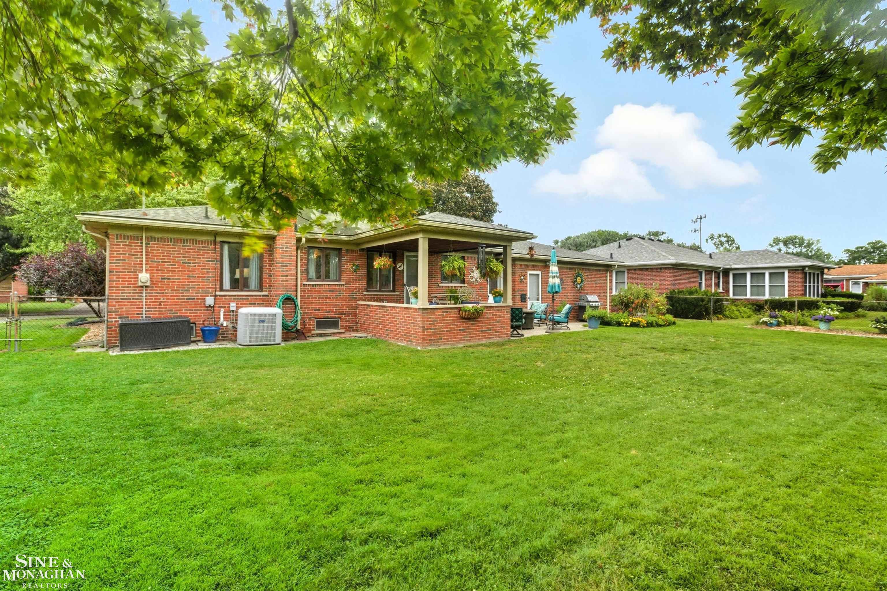 Eastpointe, MI, 48021