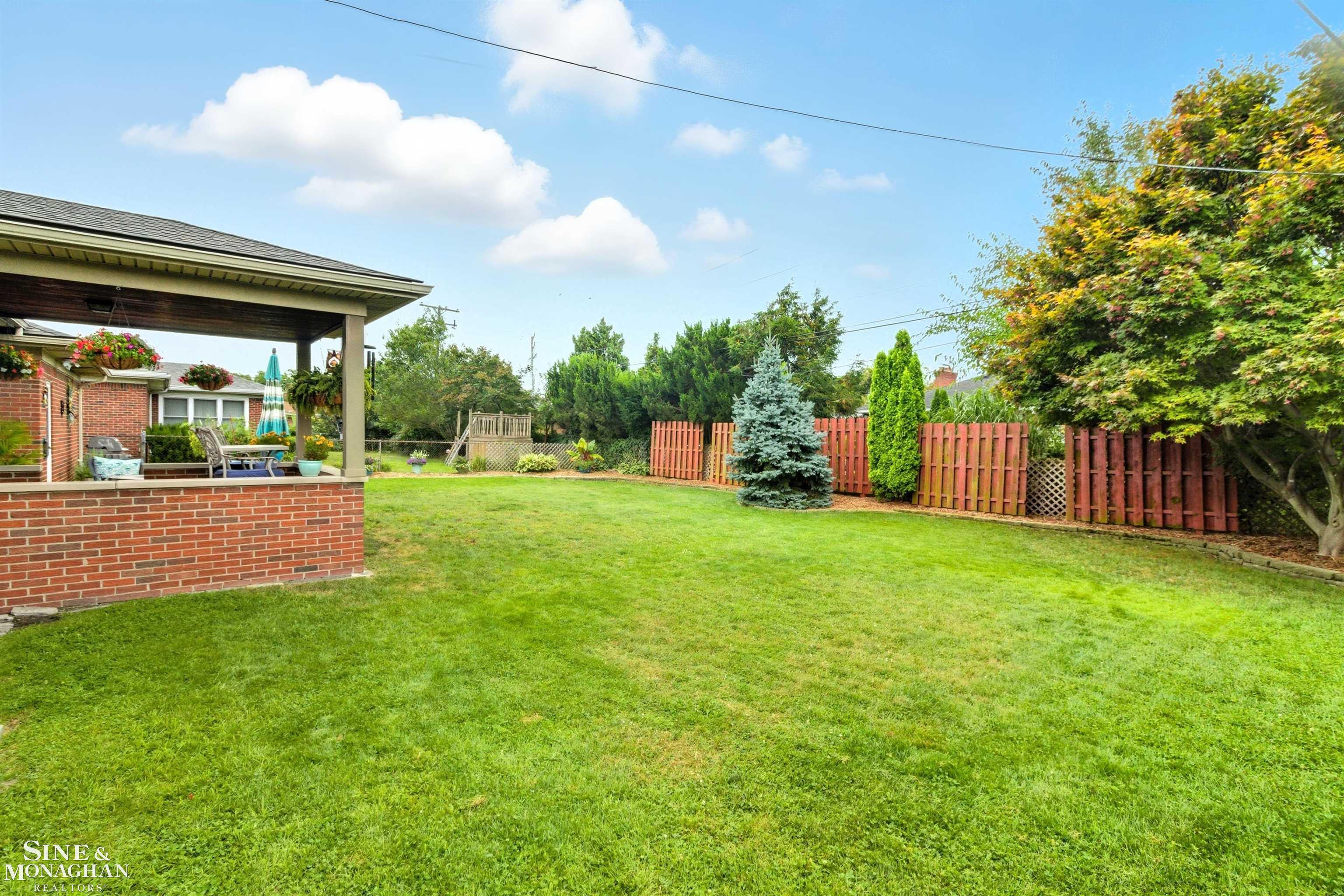 Eastpointe, MI, 48021