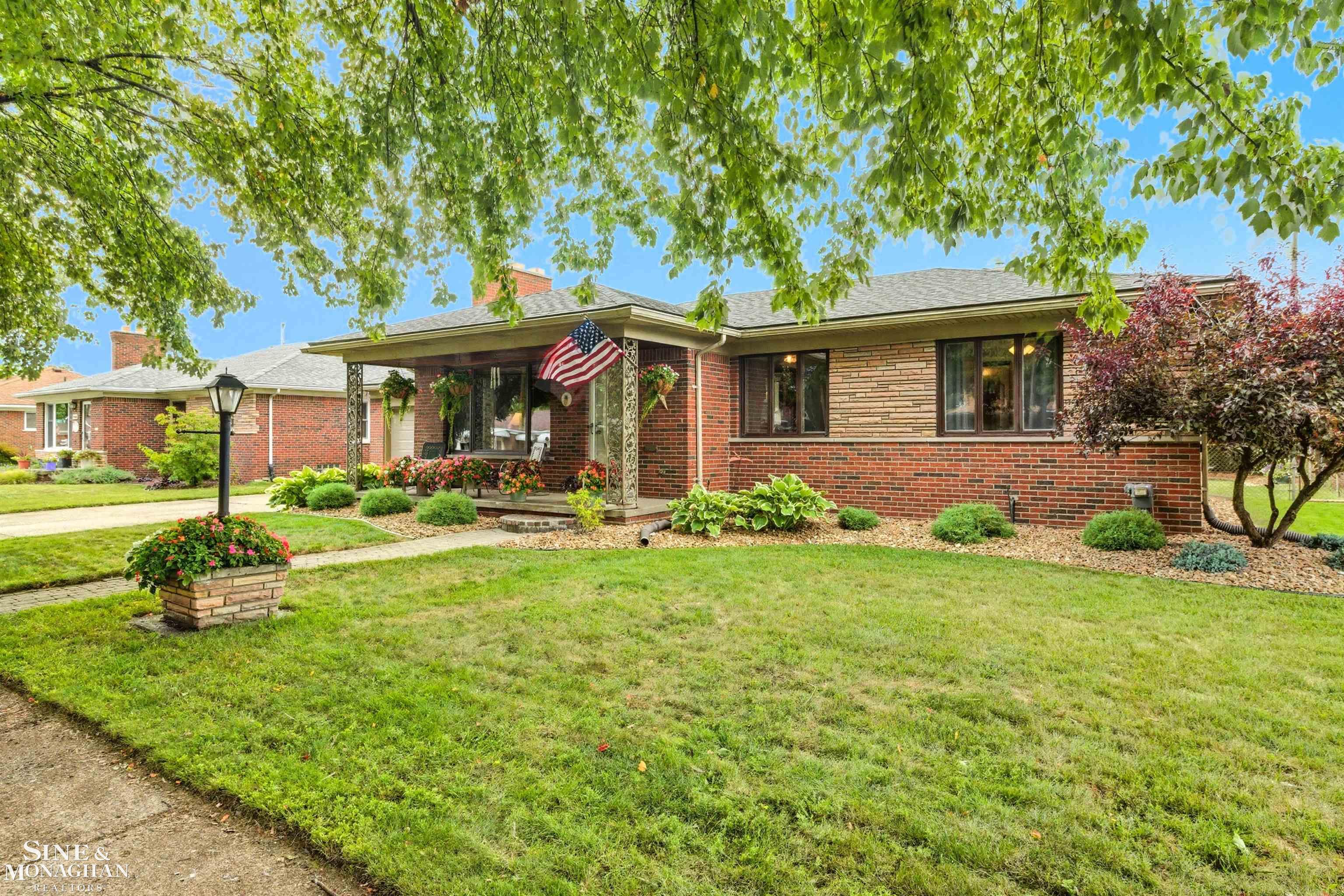 Eastpointe, MI, 48021