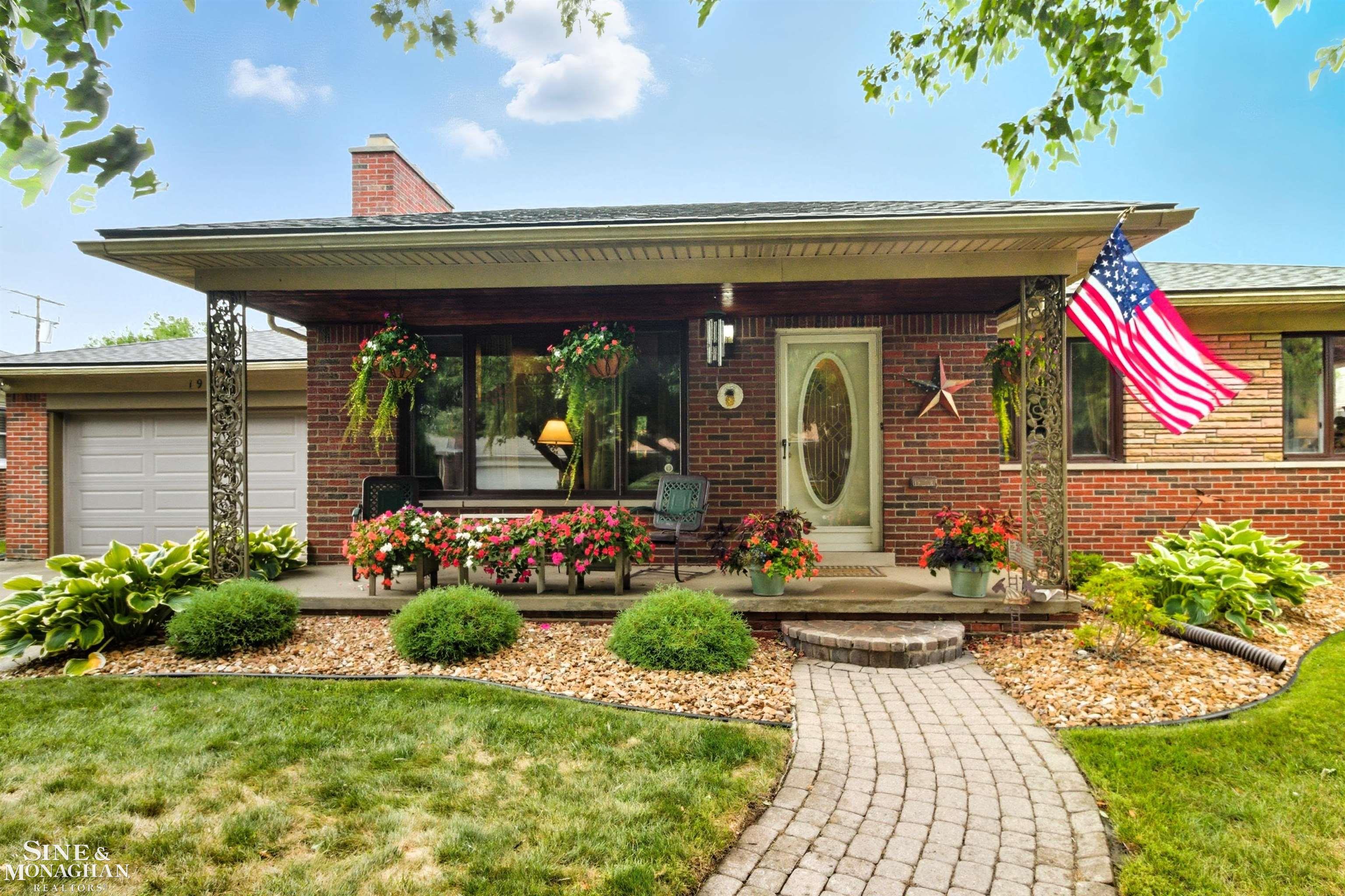 Eastpointe, MI, 48021