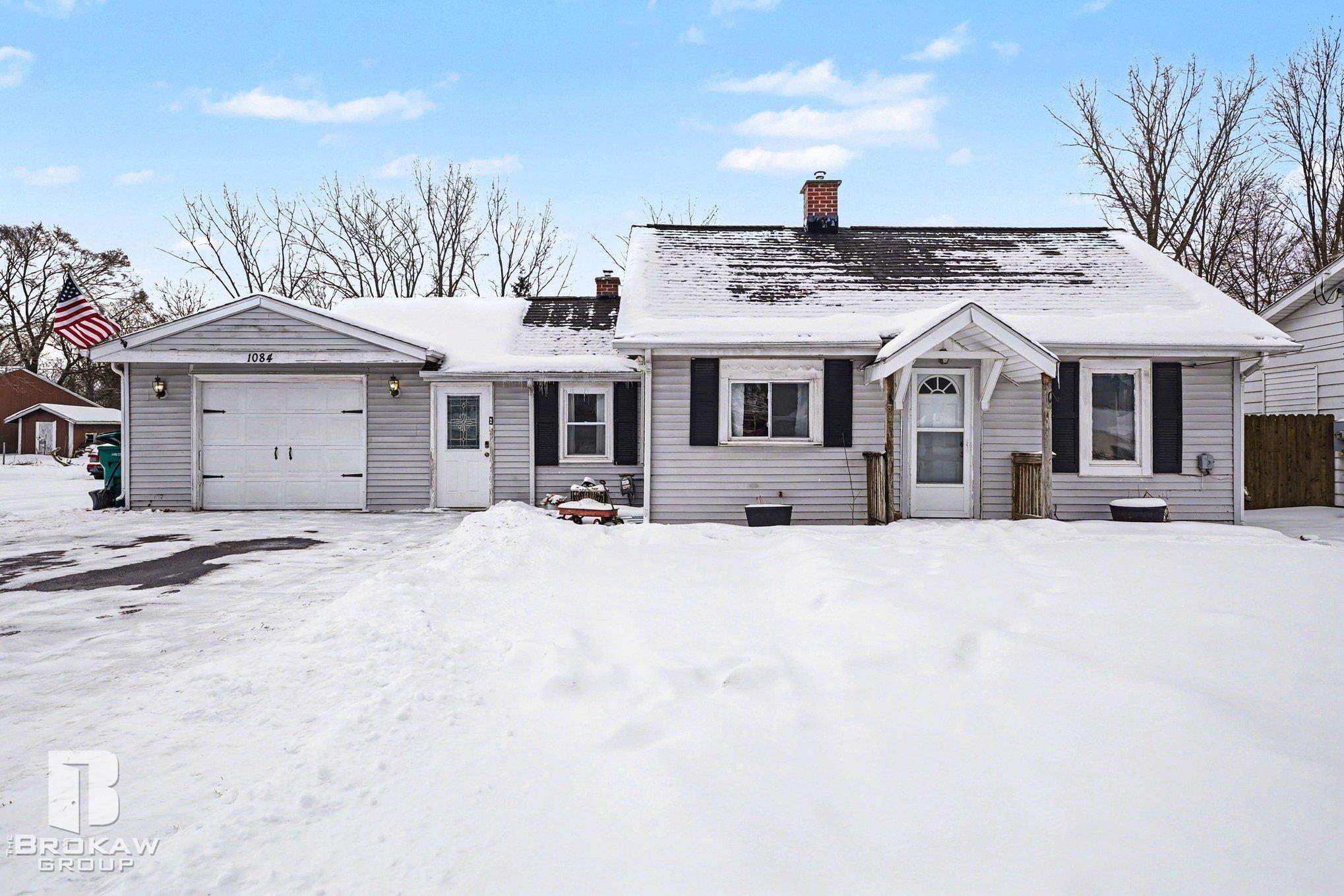 1084 Midland Road, Bay City, MI, 48706-9422