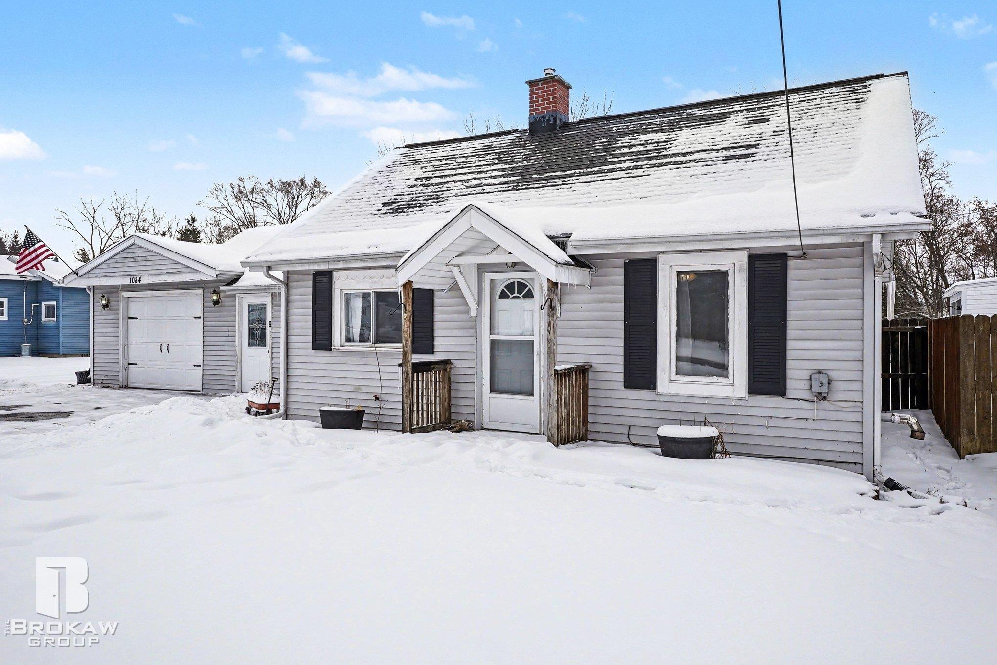 1084 Midland Road, Bay City, MI, 48706-9422