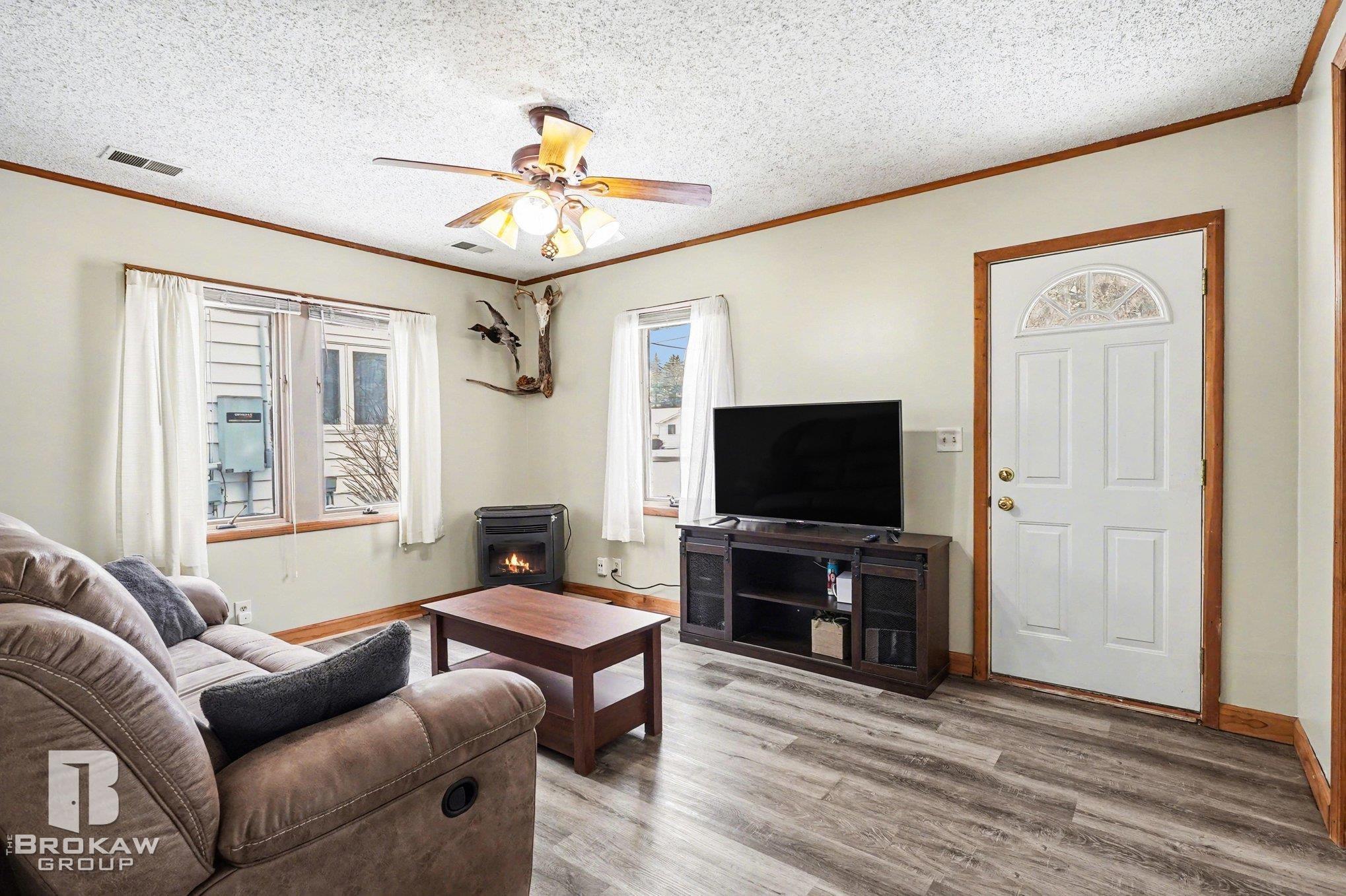 1084 Midland Road, Bay City, MI, 48706-9422