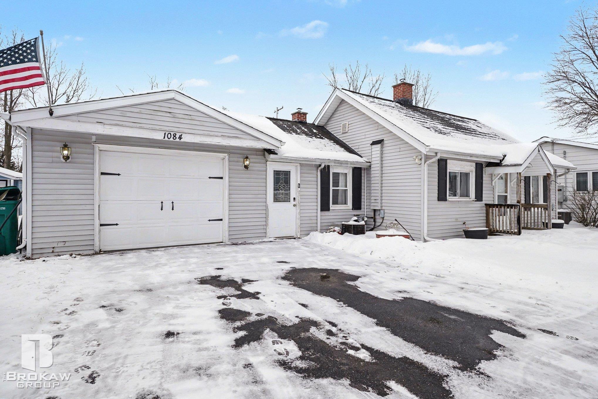 1084 Midland Road, Bay City, MI, 48706-9422