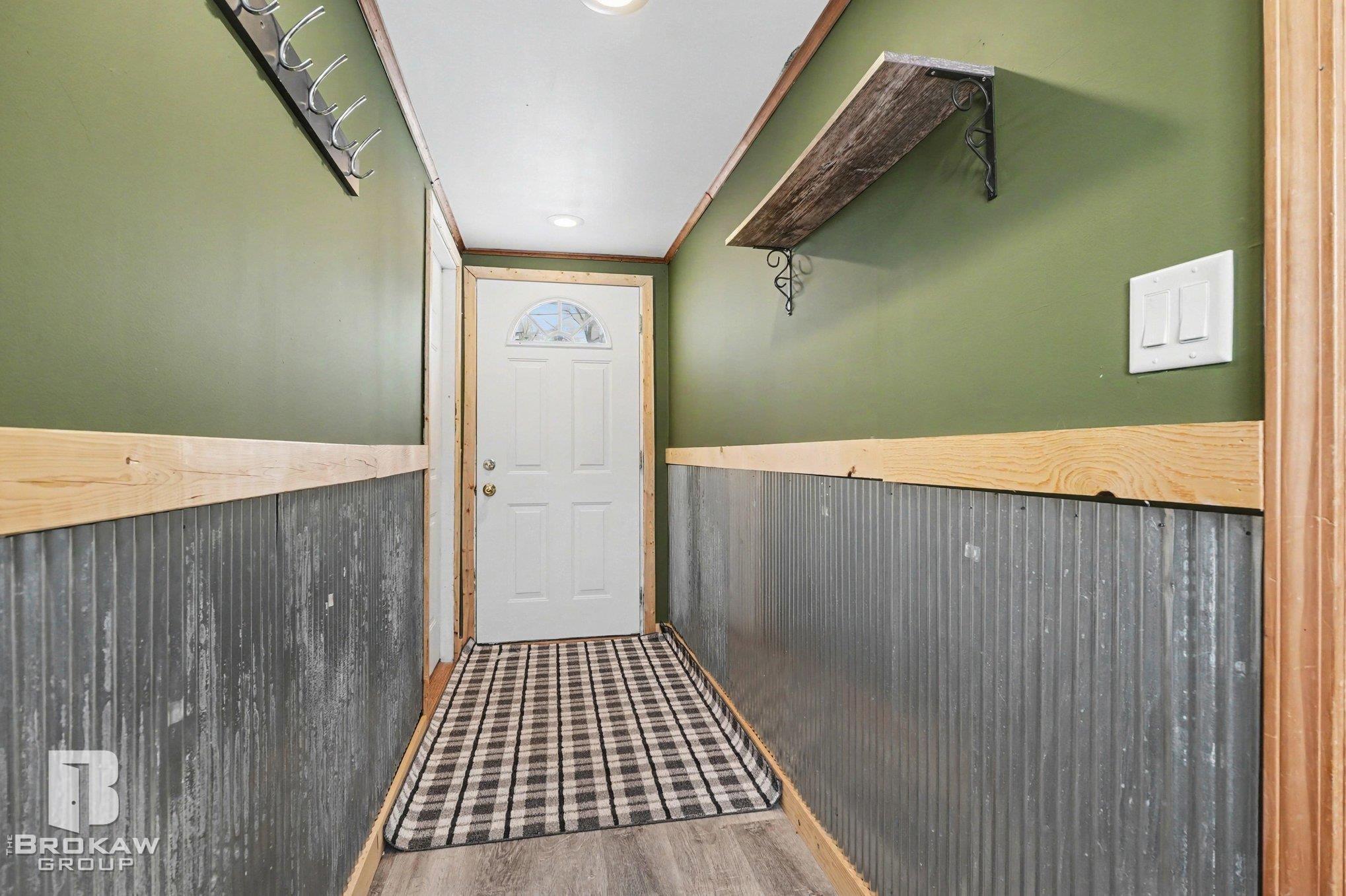 1084 Midland Road, Bay City, MI, 48706-9422