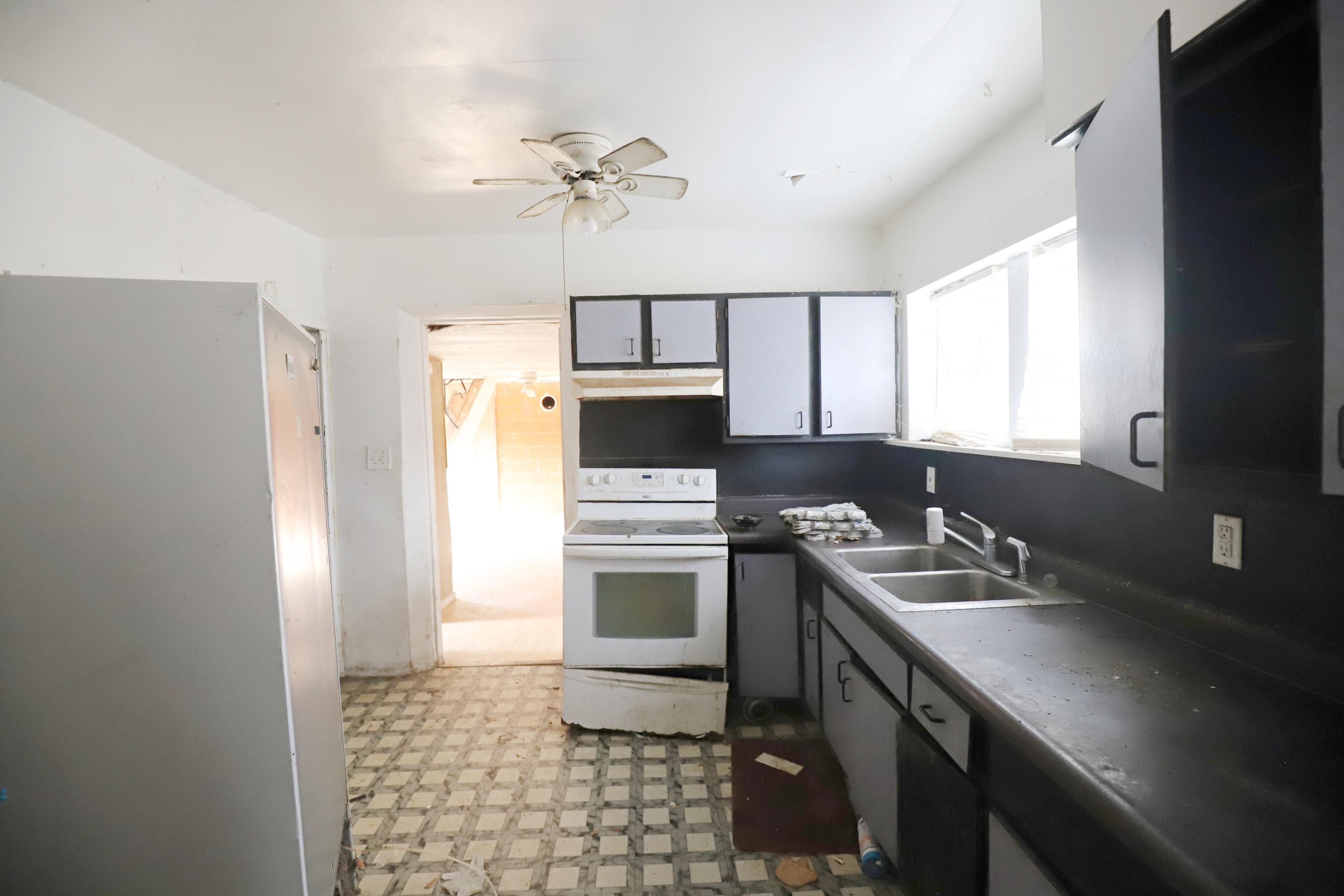 3056 Shaw, Burton, MI 48529 Photo