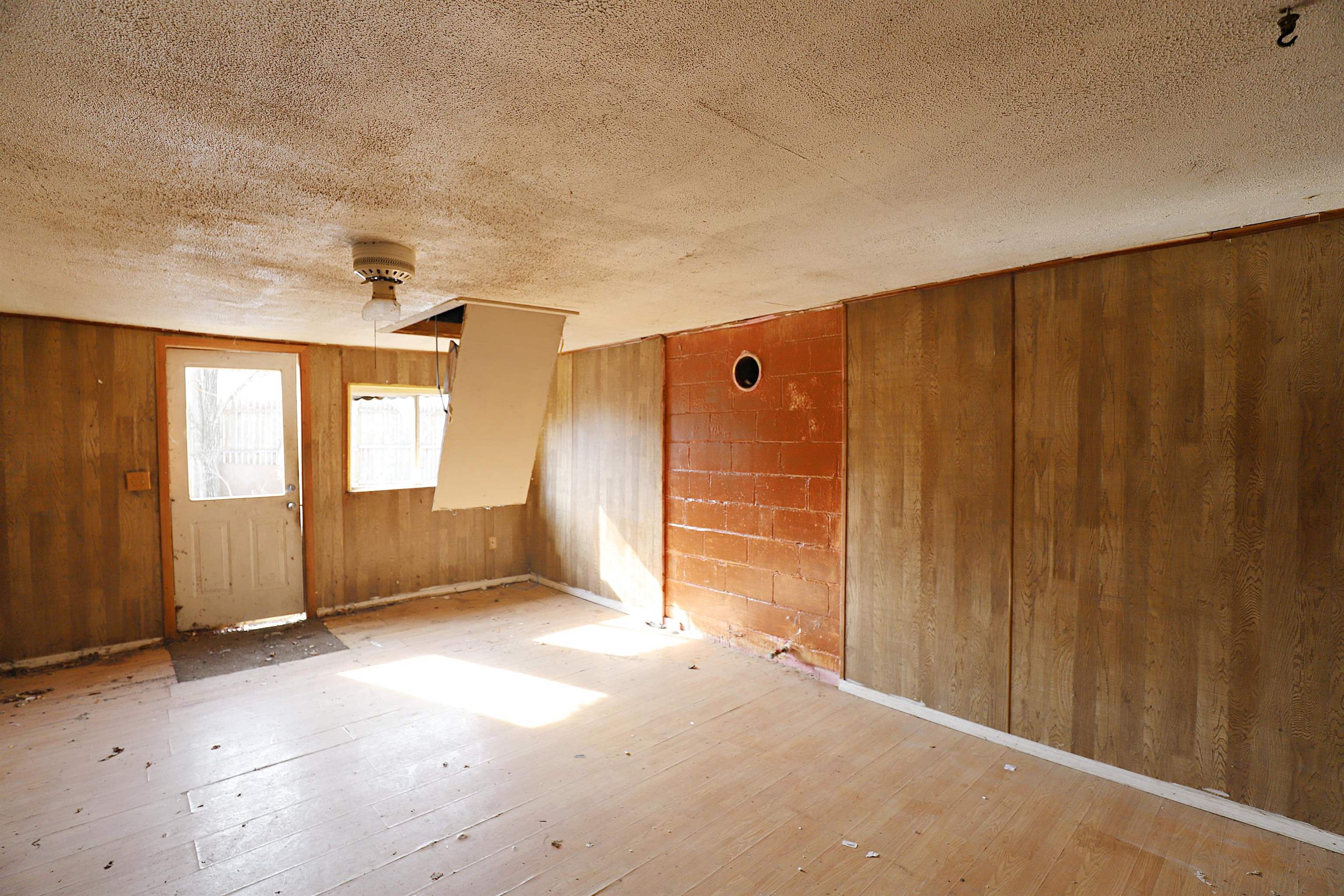 3056 Shaw, Burton, MI 48529 Photo