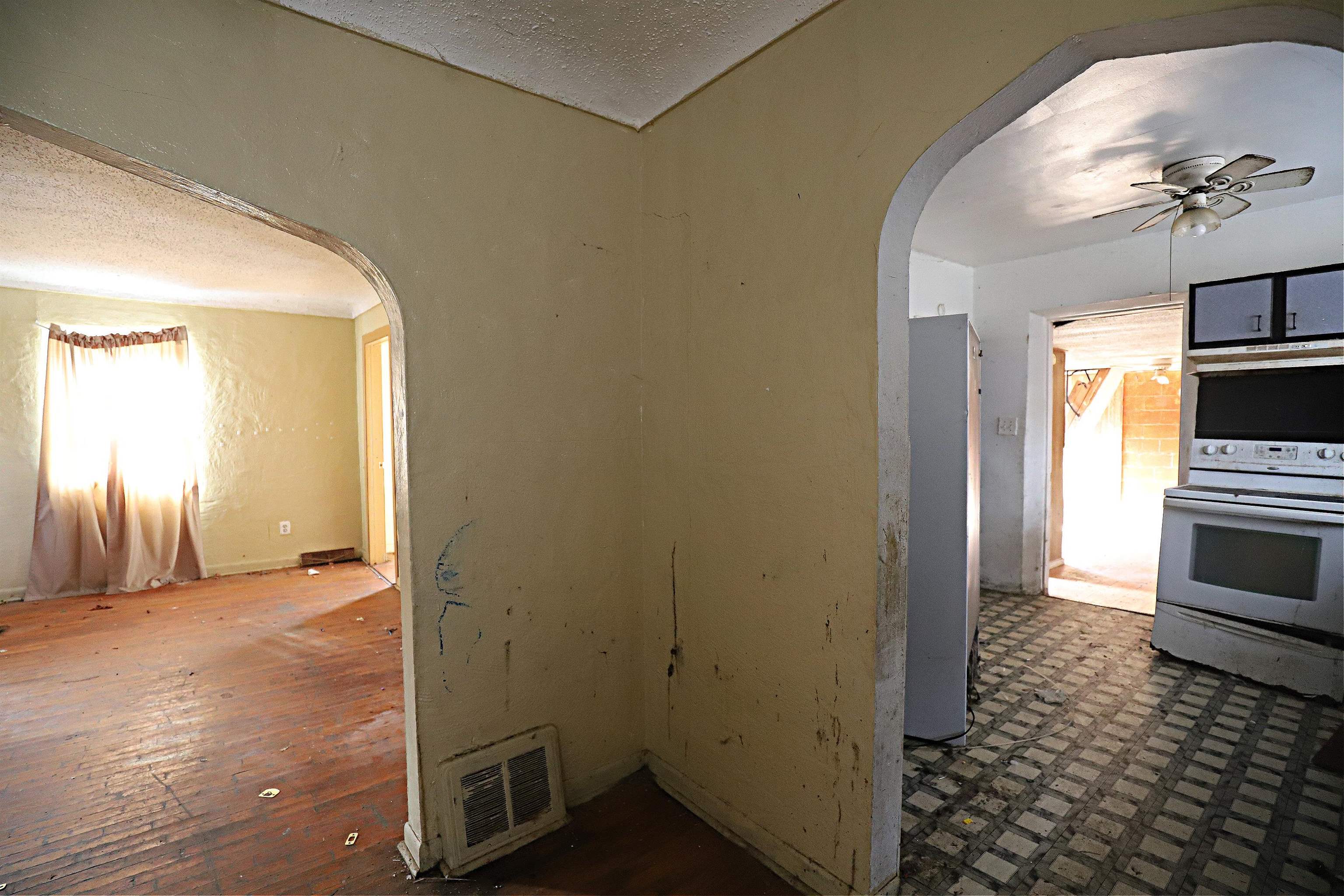 3056 Shaw, Burton, MI 48529 Photo