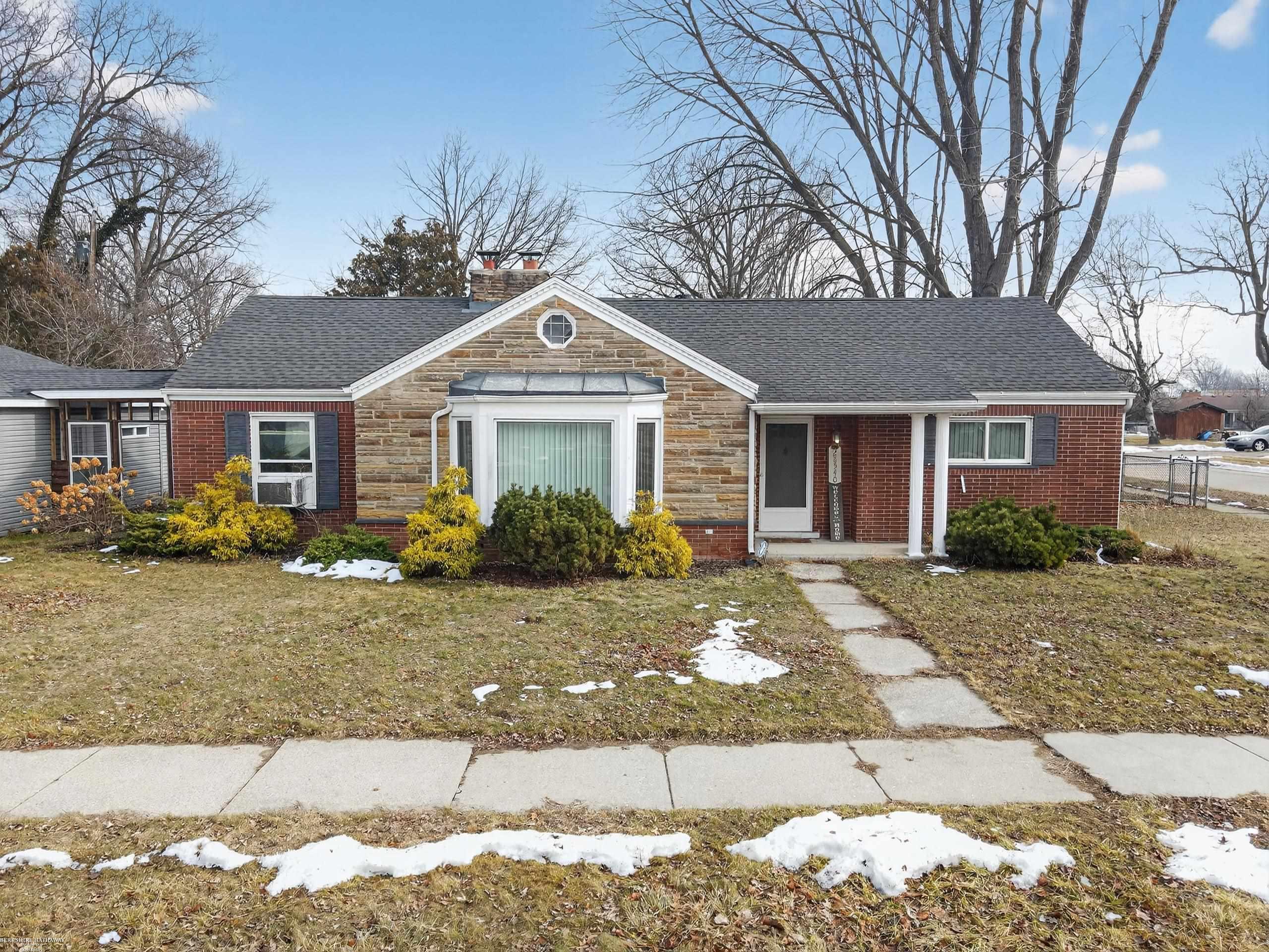 442 E Jones Street, Ionia, MI, 48846-1312