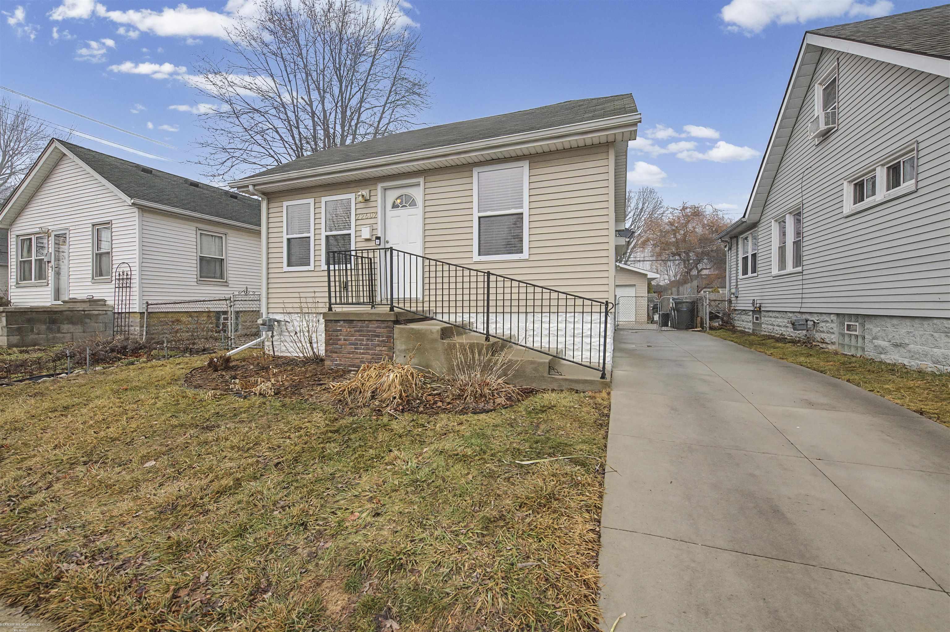 22607 Maxine Street, Saint Clair Shores, MI, 48080