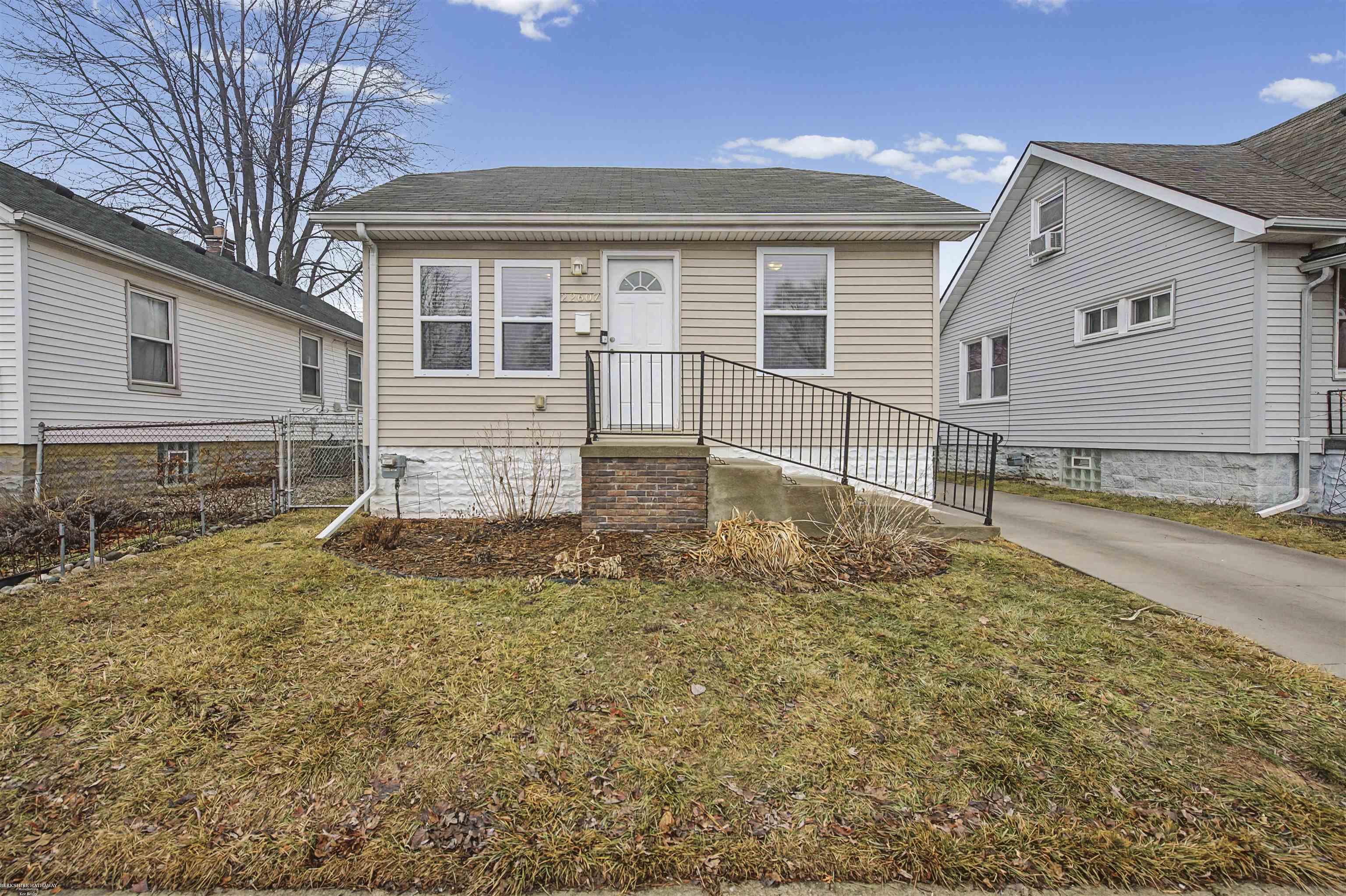 22607 Maxine Street, Saint Clair Shores, MI, 48080