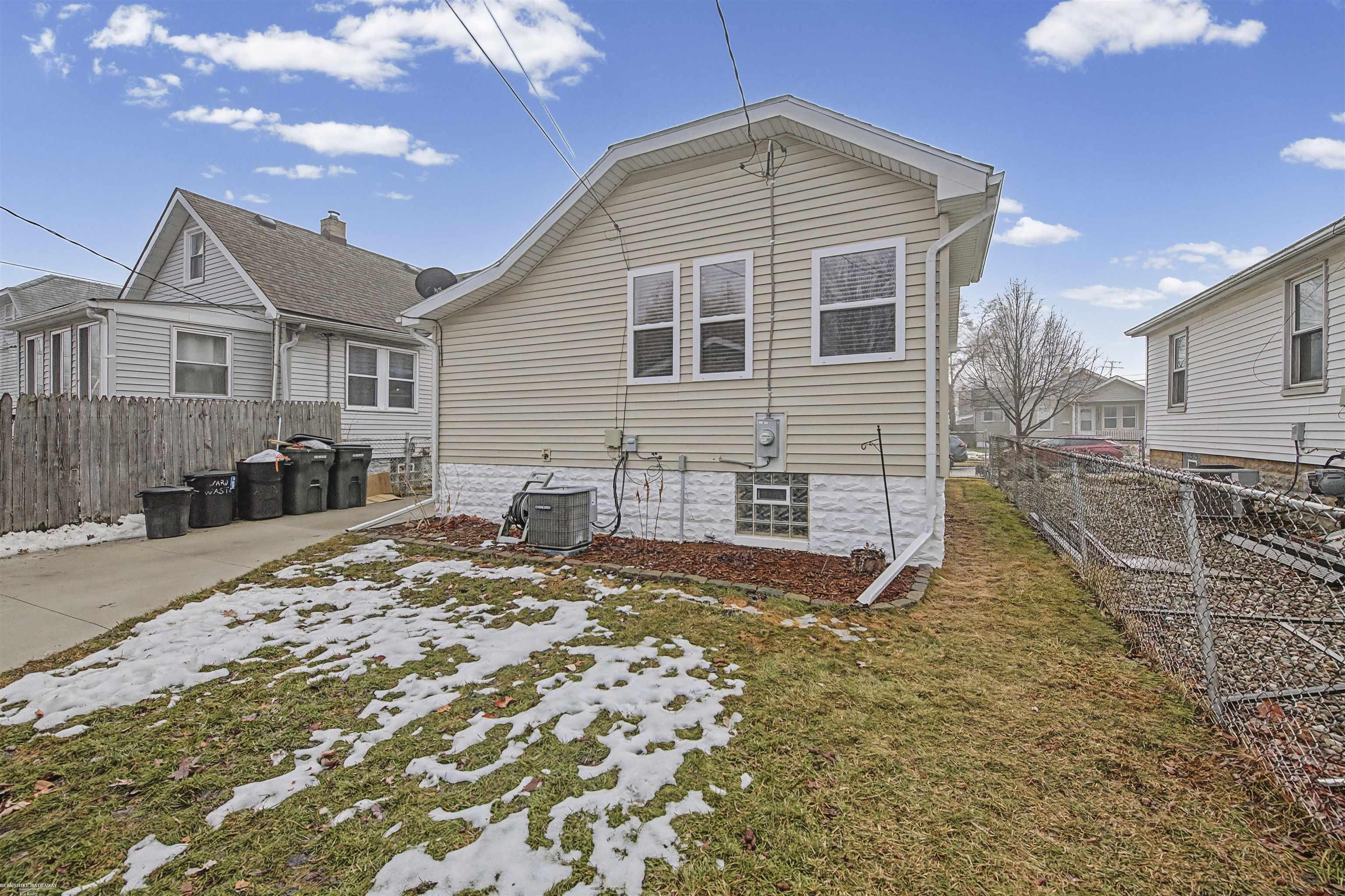 22607 Maxine Street, Saint Clair Shores, MI, 48080