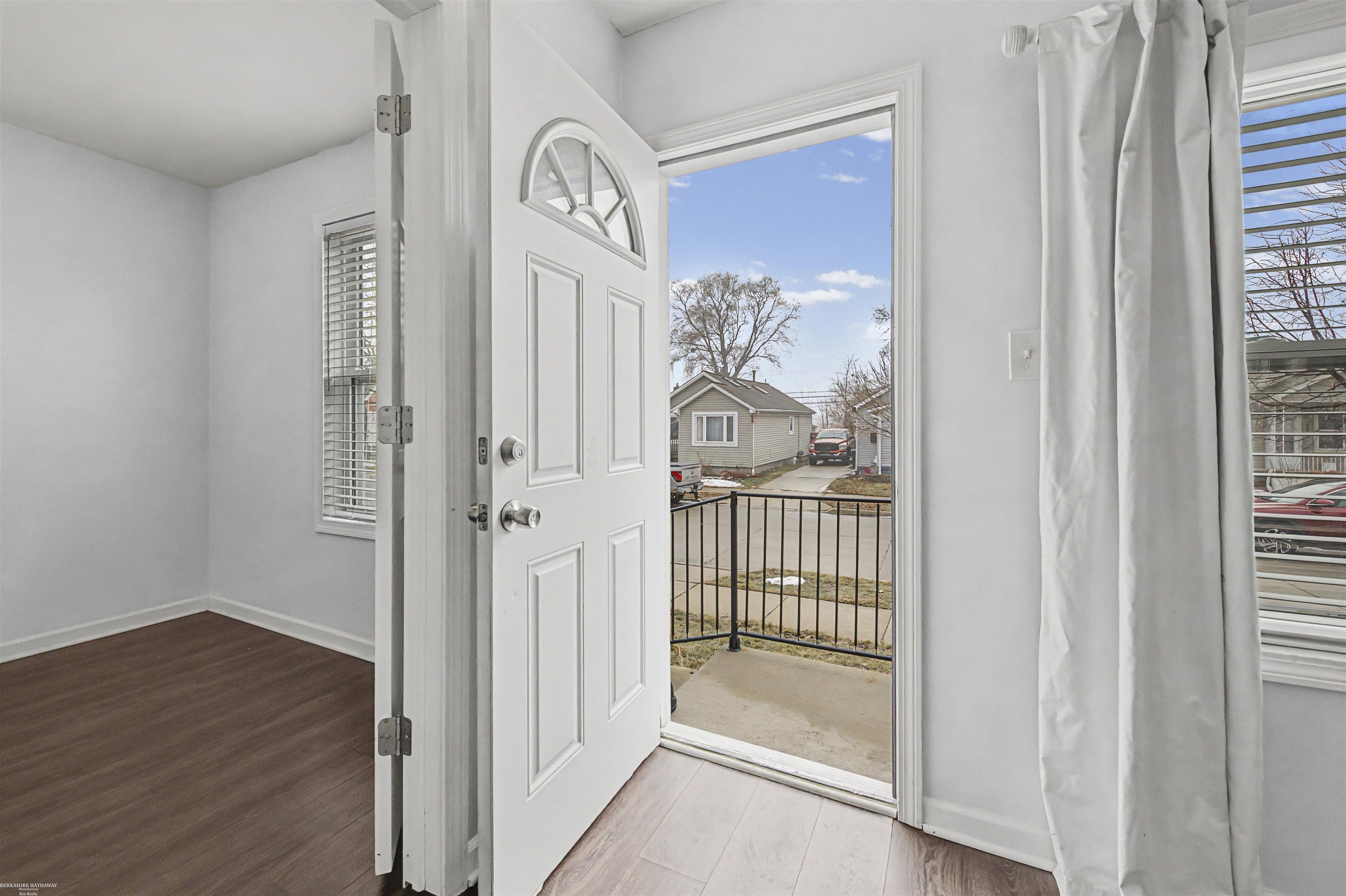 22607 Maxine Street, Saint Clair Shores, MI, 48080