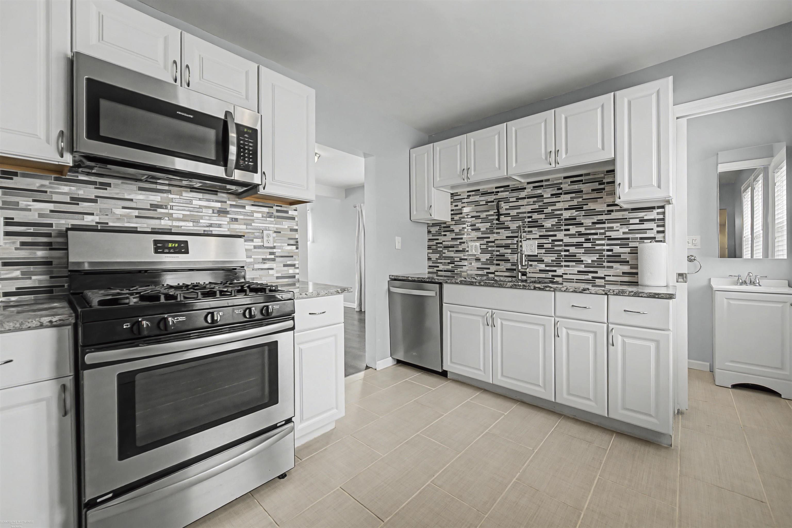 22607 Maxine Street, Saint Clair Shores, MI, 48080