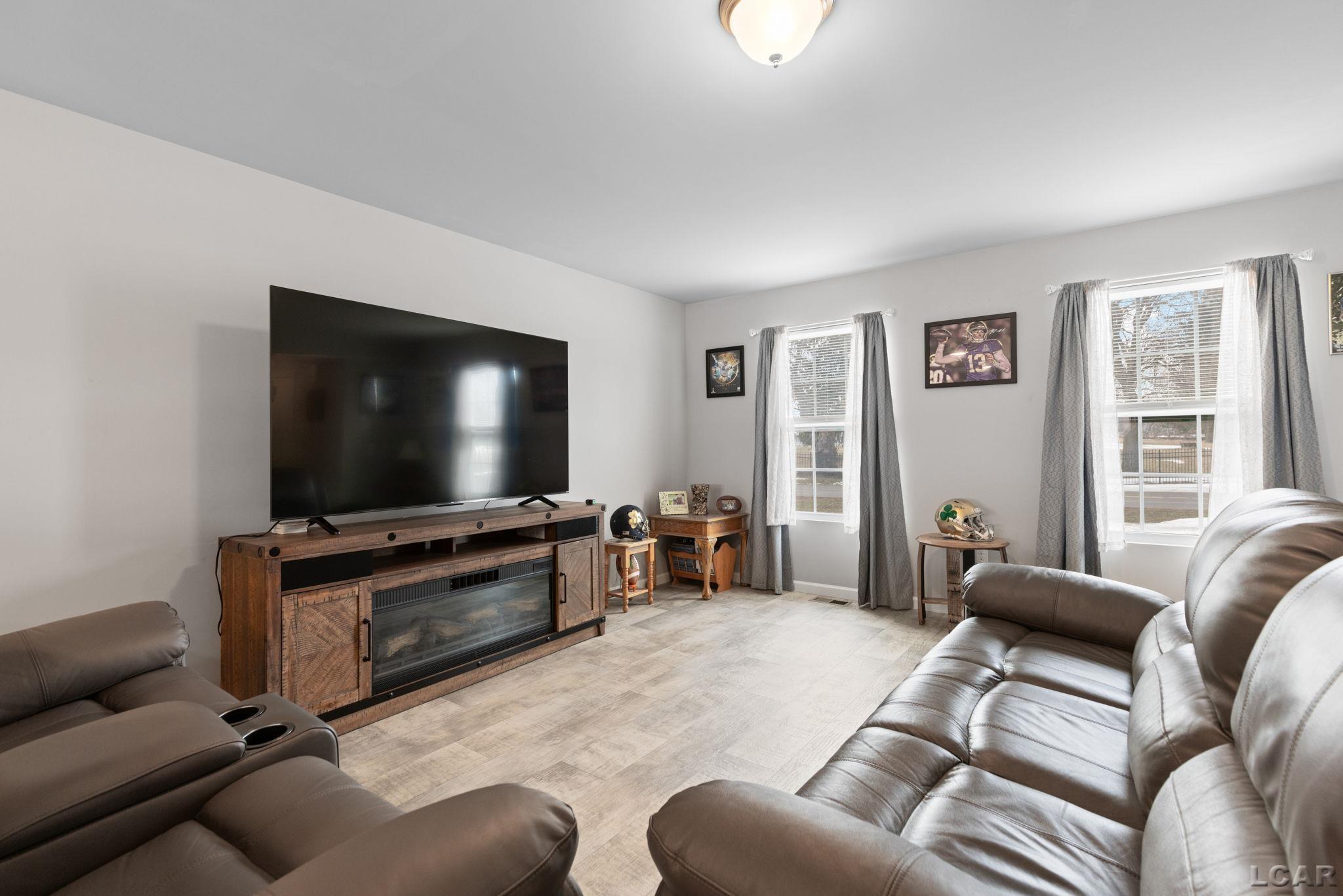 3324 Sutton Road, Adrian, MI, 49221