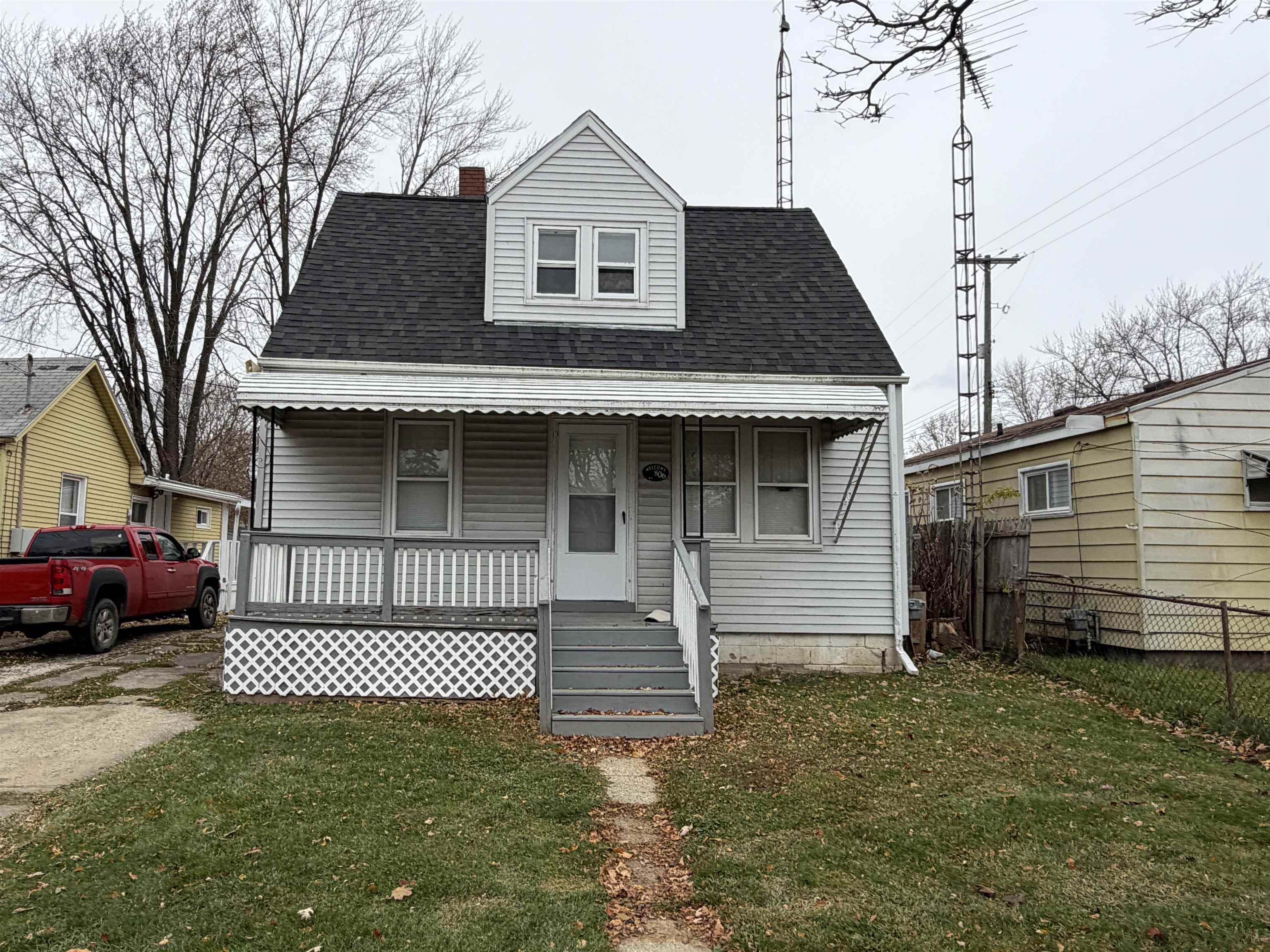 806 Alvord Avenue photo 1