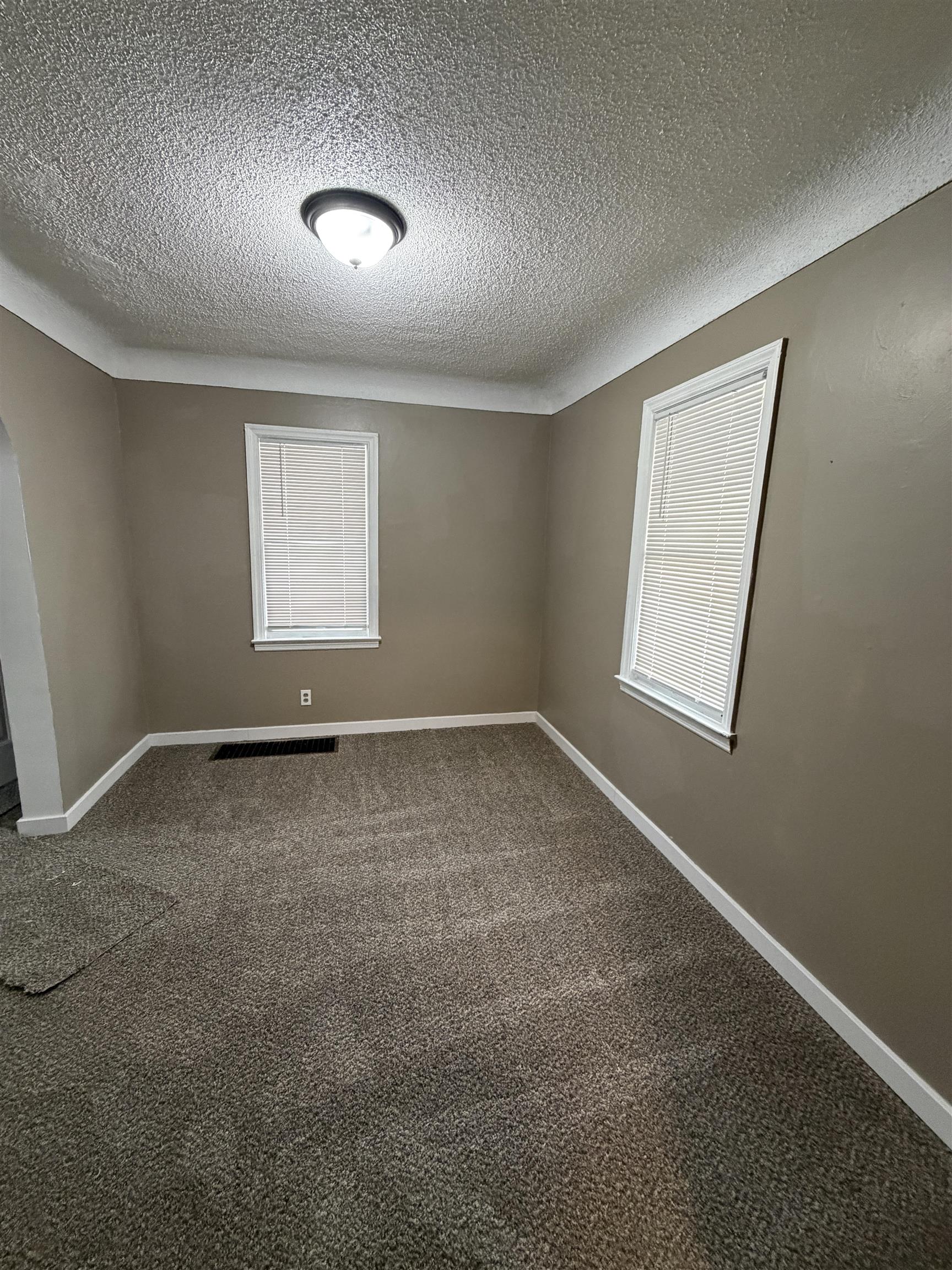 806 Alvord Avenue photo 4