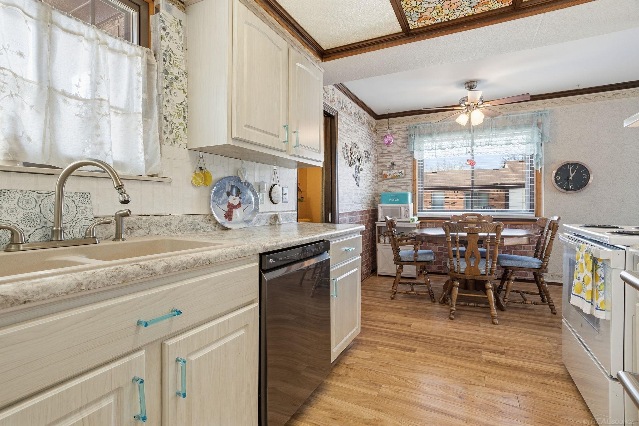 5301 Rene Drive UNIT&nbsp;BLDG 27 UNIT&nbsp;105, Warren, MI, 48091