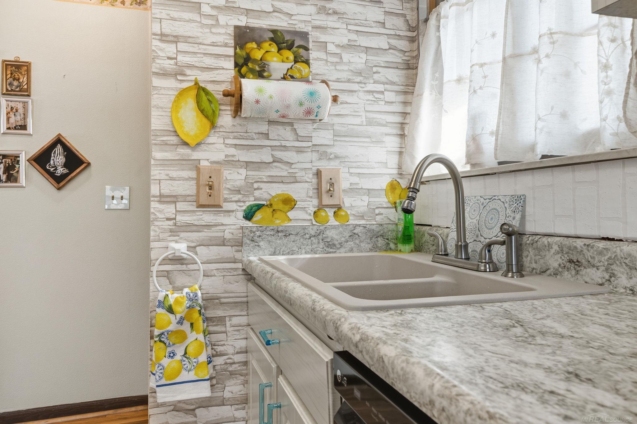 5301 Rene Drive UNIT&nbsp;BLDG 27 UNIT&nbsp;105, Warren, MI, 48091