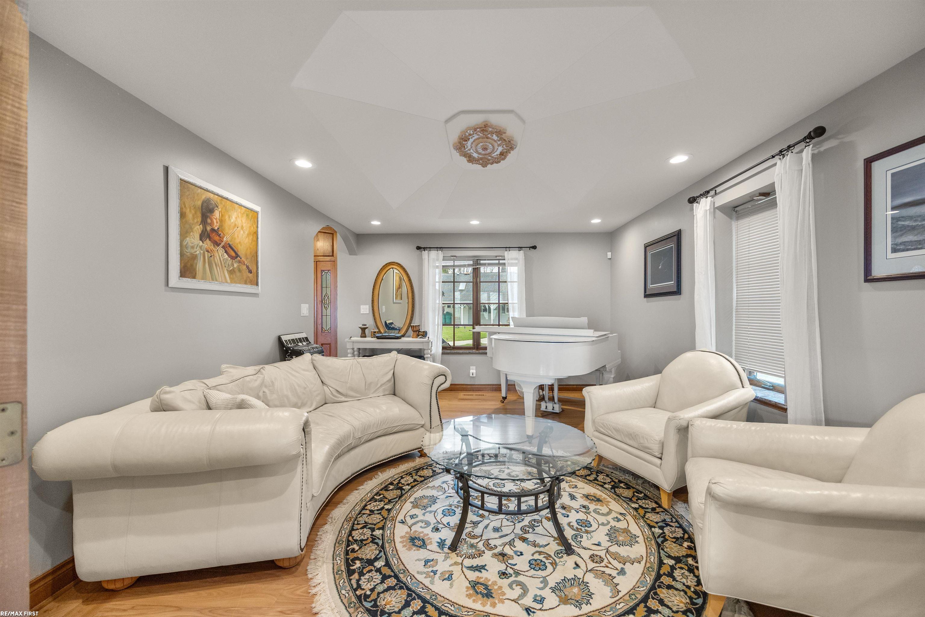 3864 Lakeshore Road, Deckerville, MI, 48427