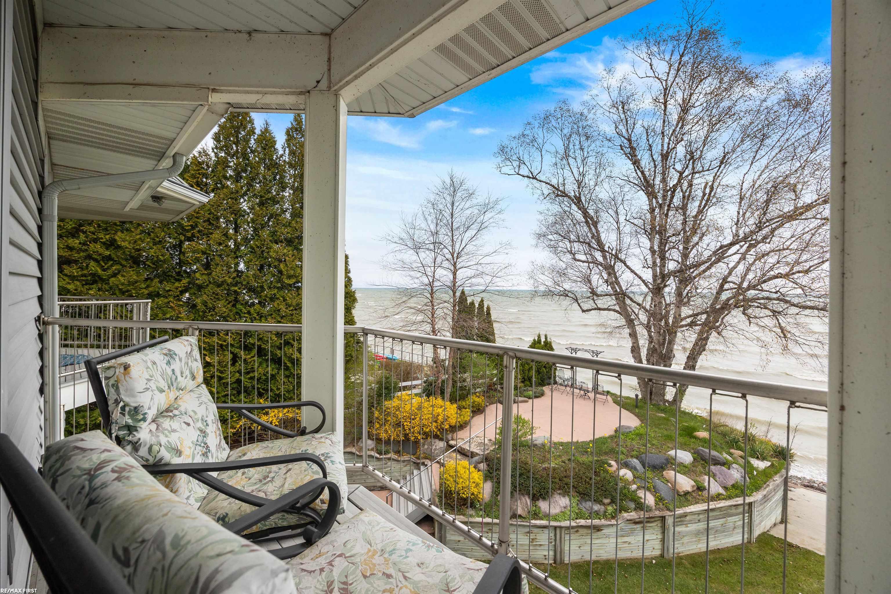 3864 Lakeshore Road, Deckerville, MI, 48427