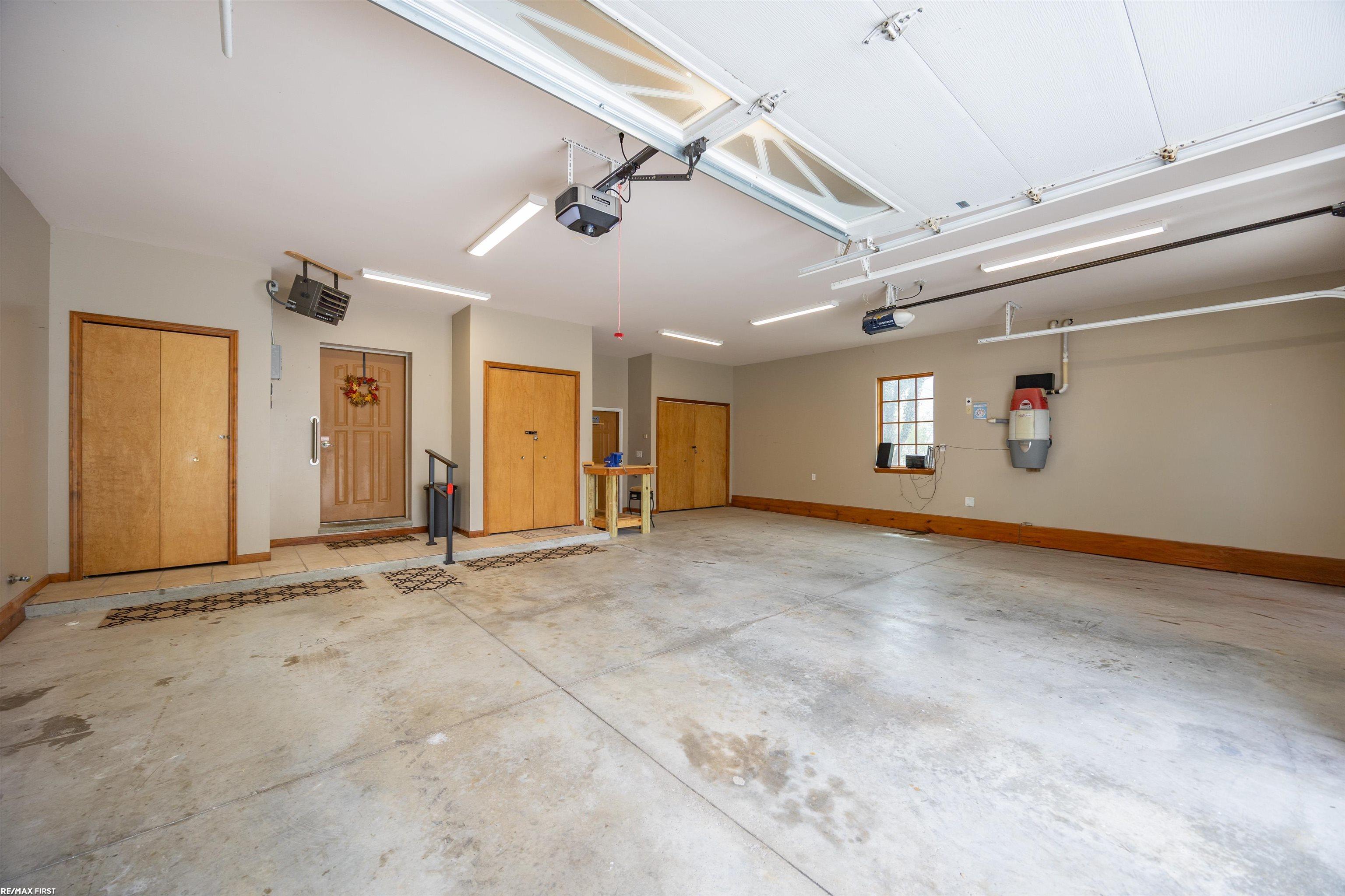 3864 Lakeshore Road, Deckerville, MI, 48427