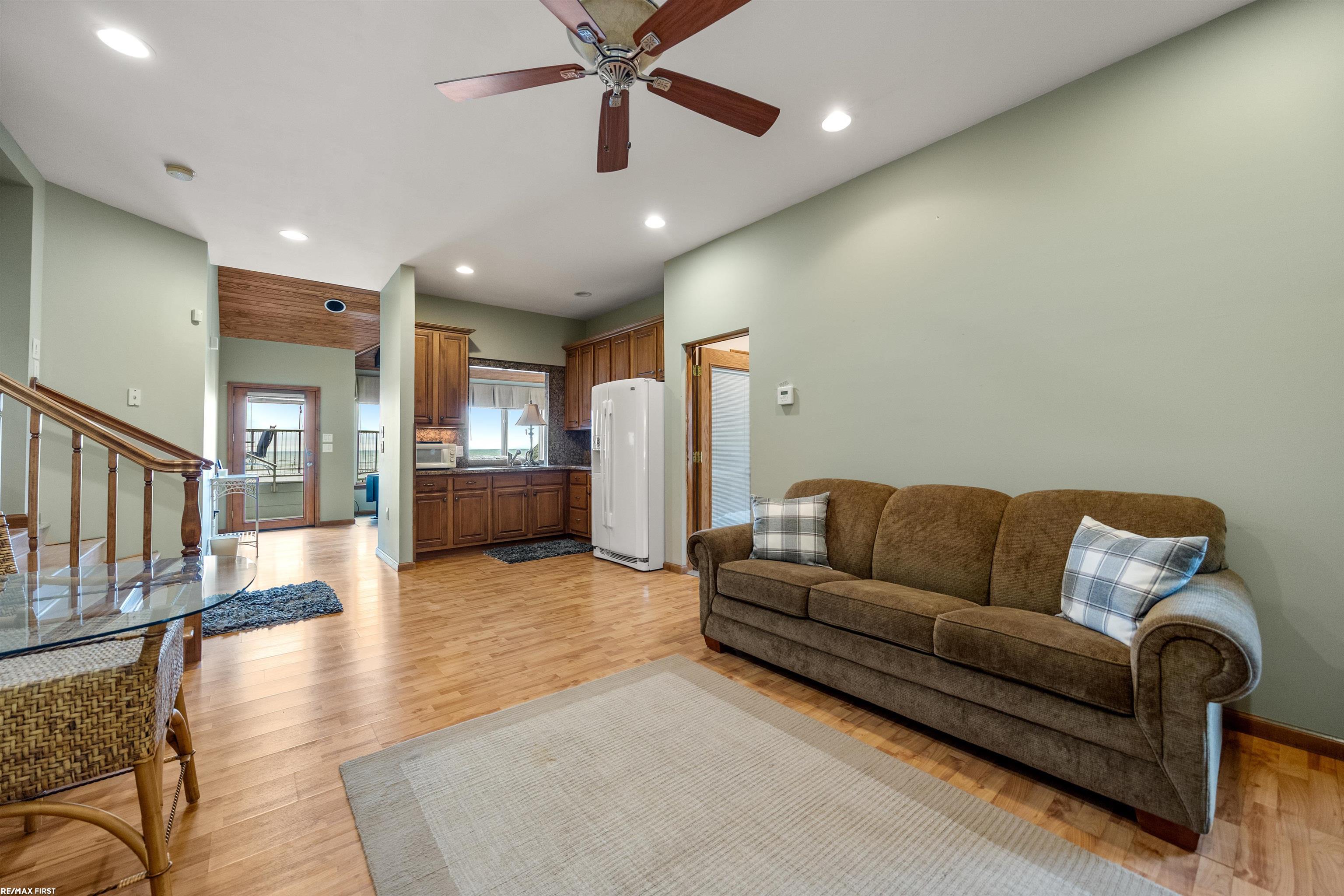 3864 Lakeshore Road, Deckerville, MI, 48427