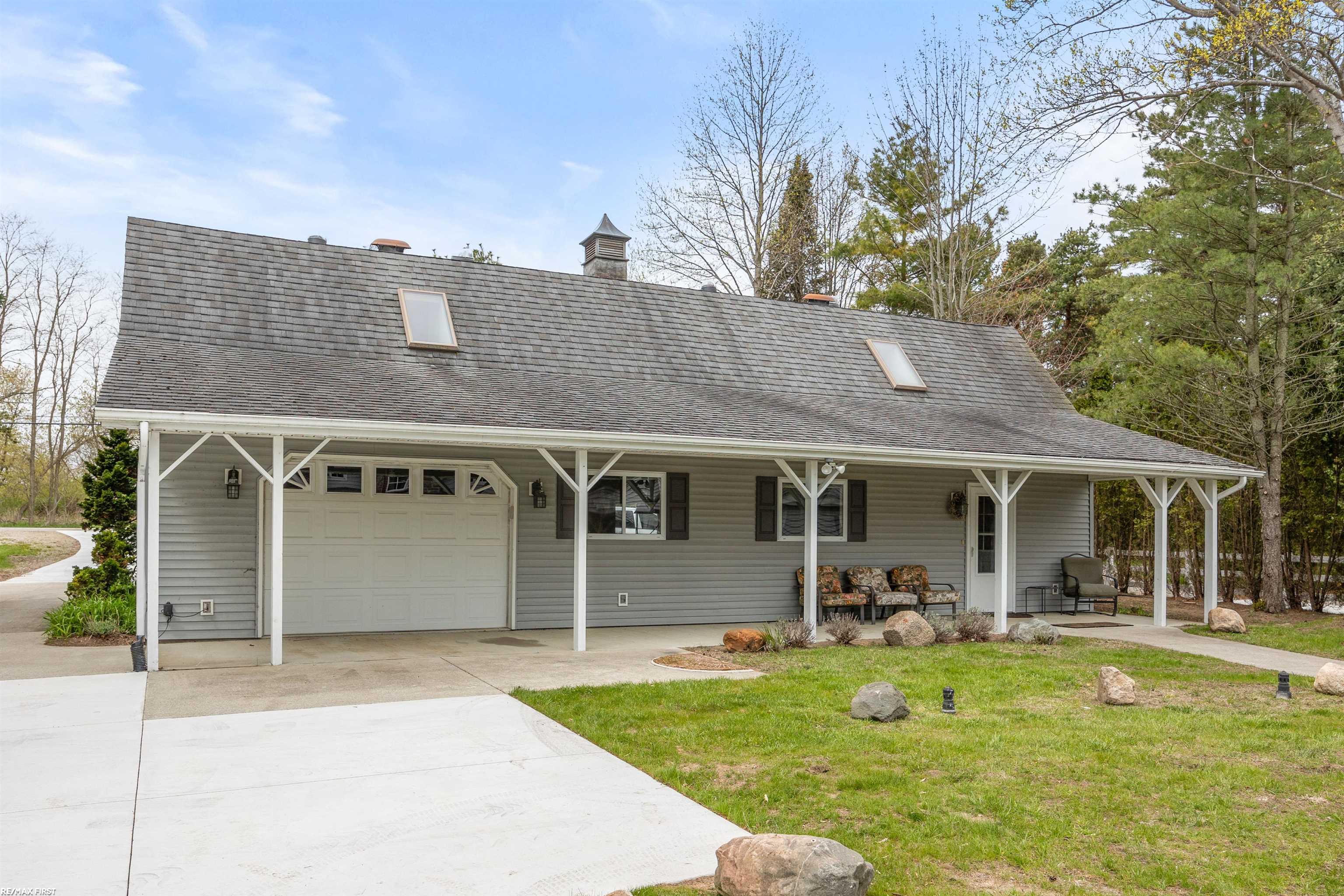 3864 Lakeshore Road, Deckerville, MI, 48427