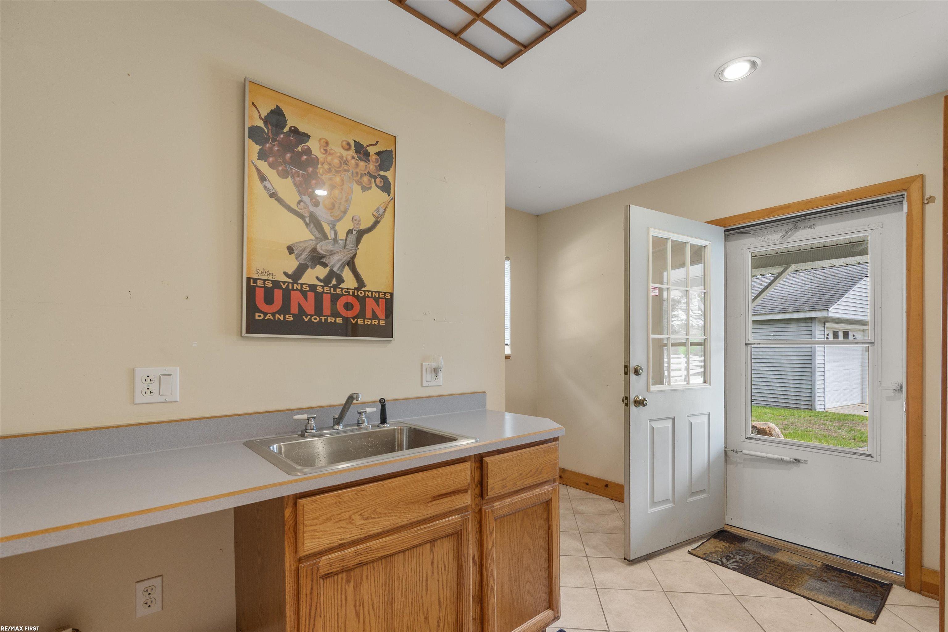 3864 Lakeshore Road, Deckerville, MI, 48427