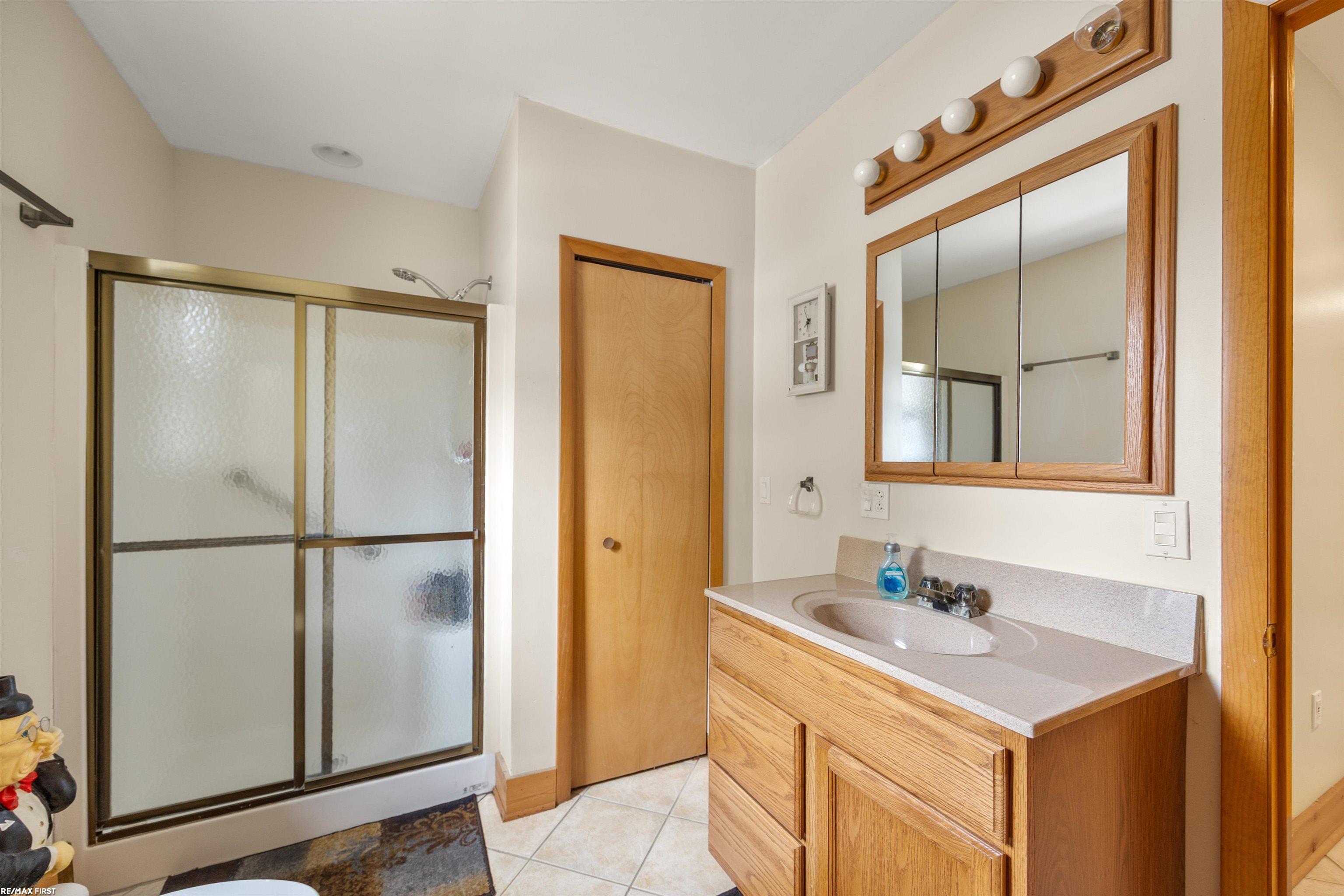 3864 Lakeshore Road, Deckerville, MI, 48427