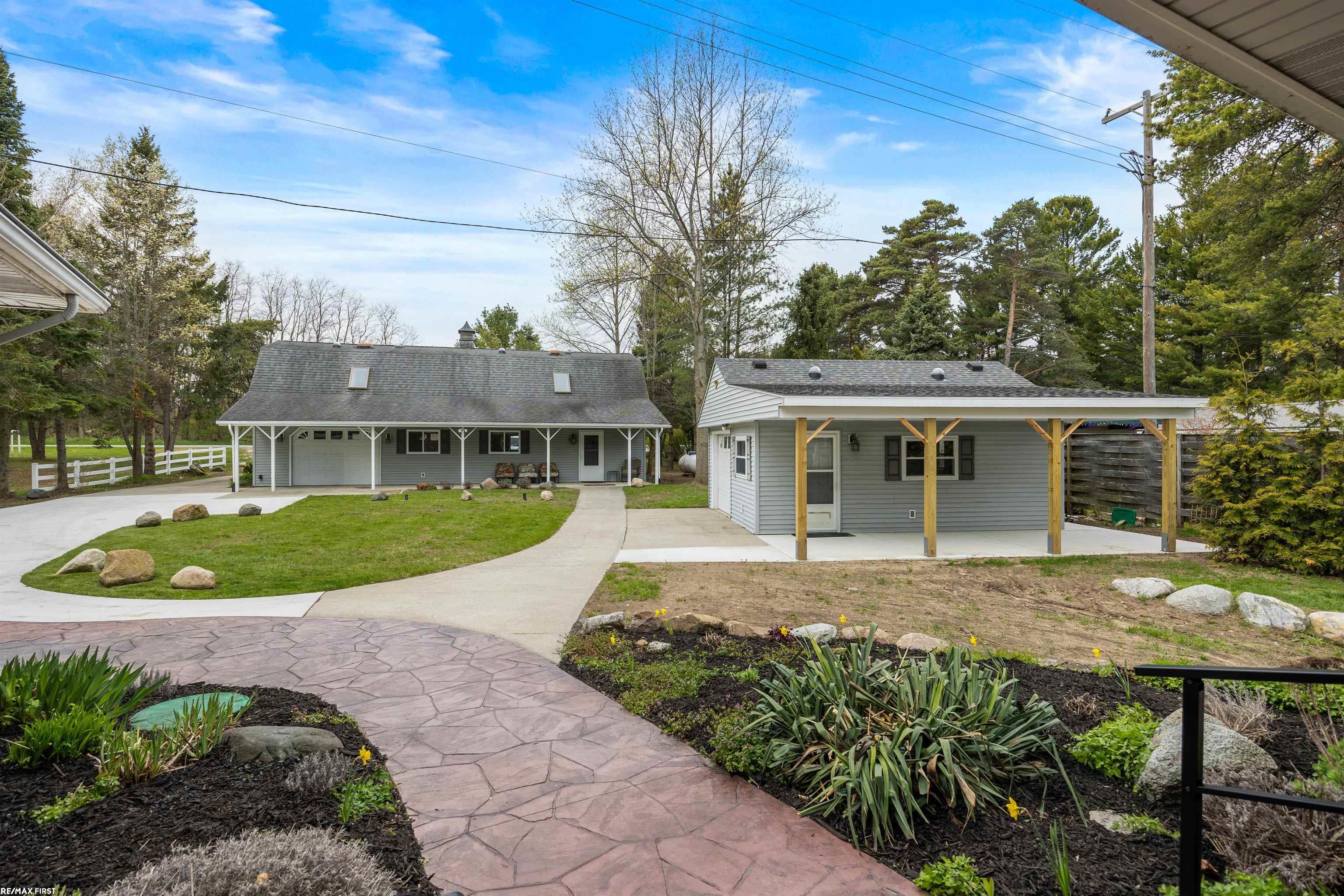 3864 Lakeshore Road, Deckerville, MI, 48427