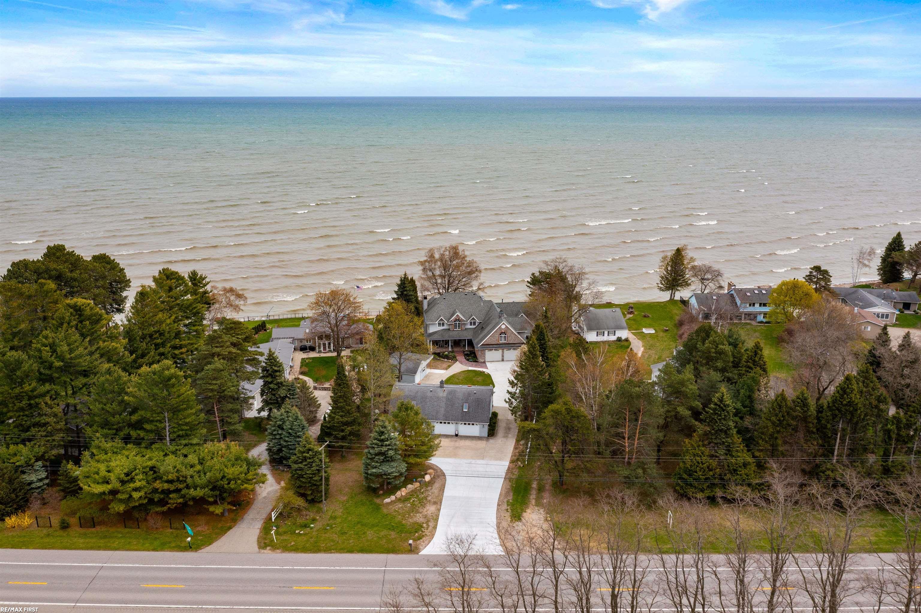 3864 Lakeshore Road, Deckerville, MI, 48427