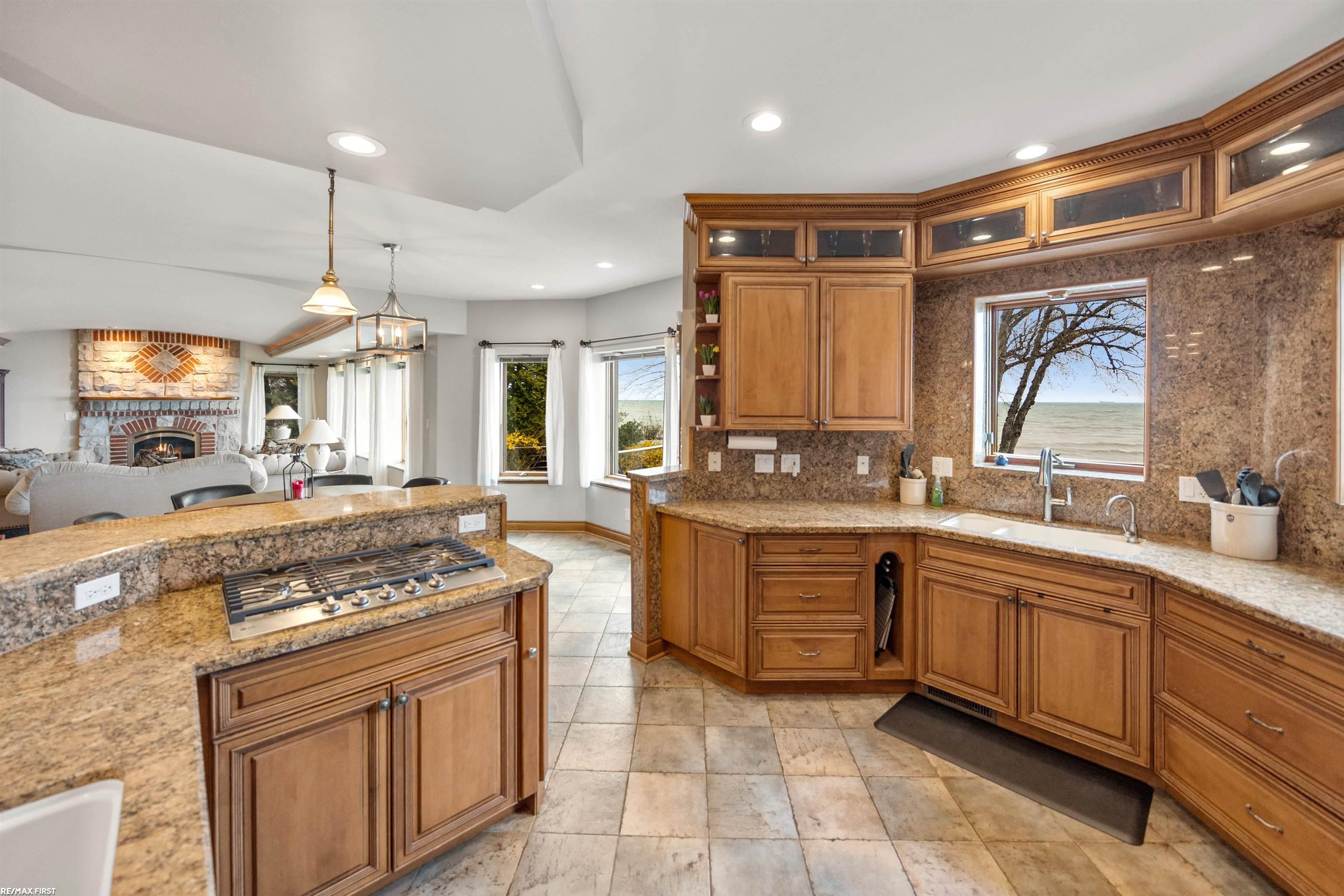 3864 Lakeshore Road, Deckerville, MI, 48427