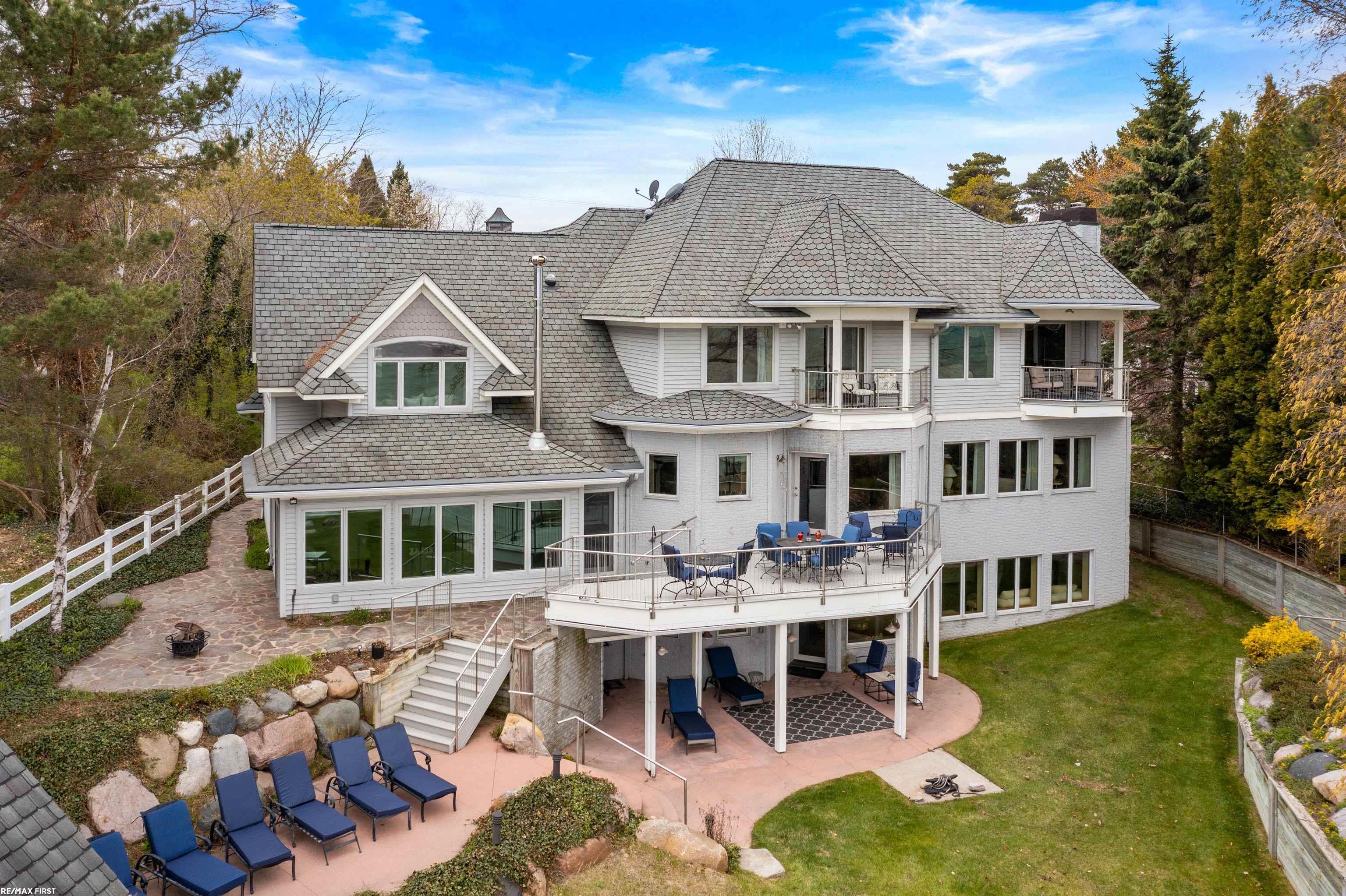 3864 Lakeshore Road, Deckerville, MI, 48427