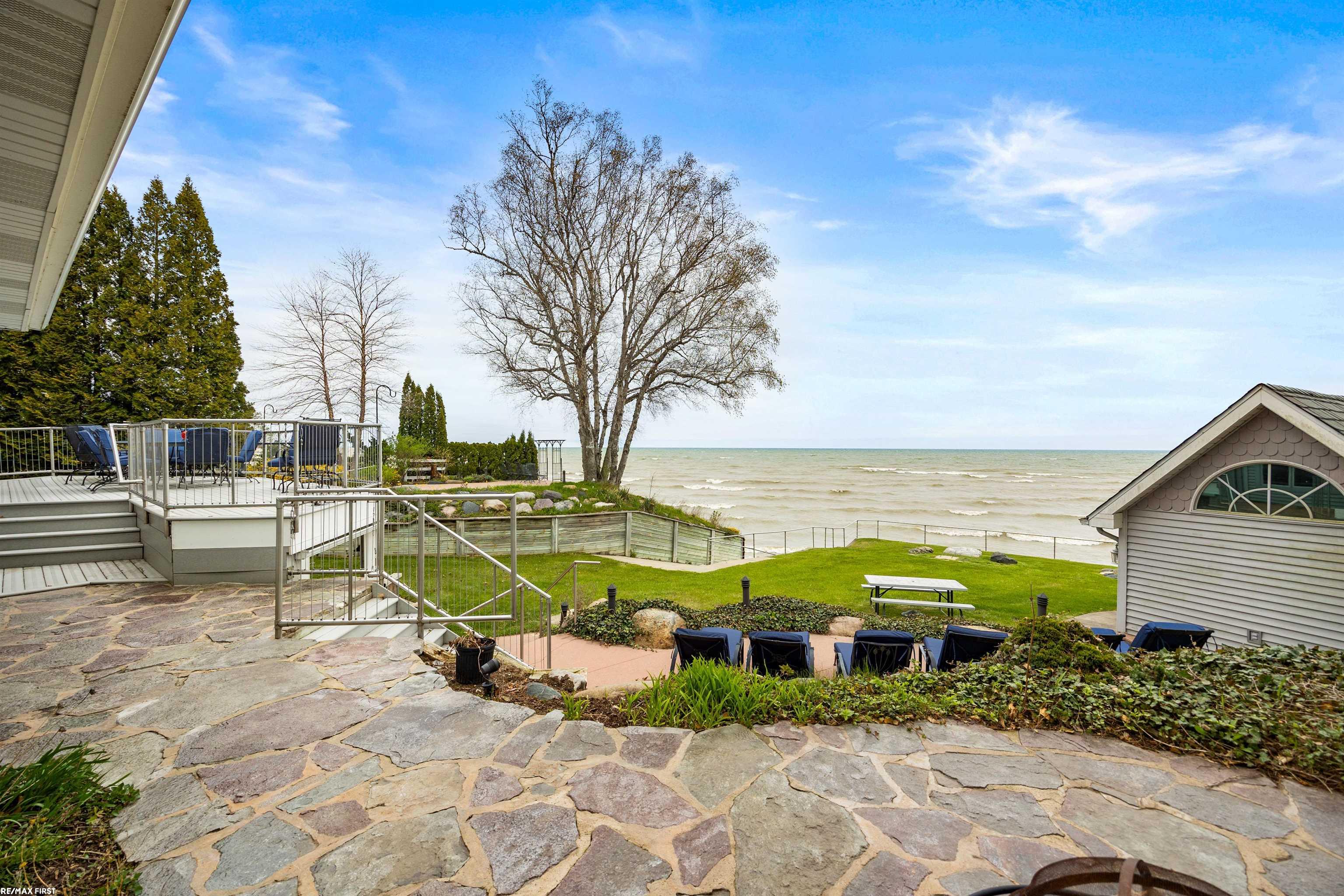 3864 Lakeshore Road, Deckerville, MI, 48427