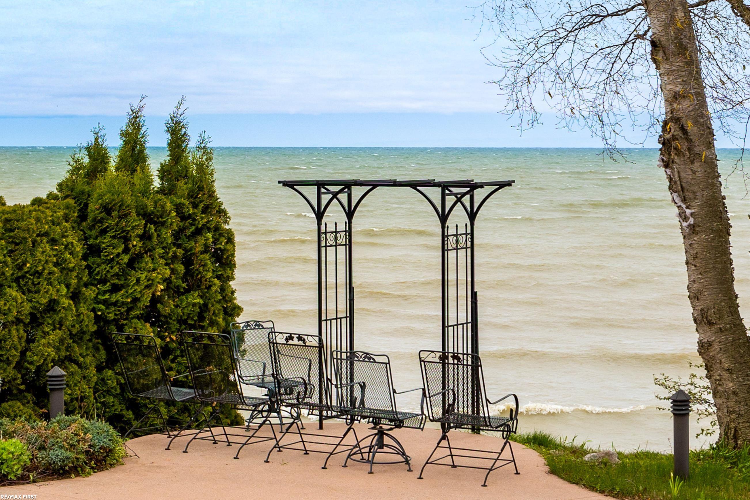 3864 Lakeshore Road, Deckerville, MI, 48427